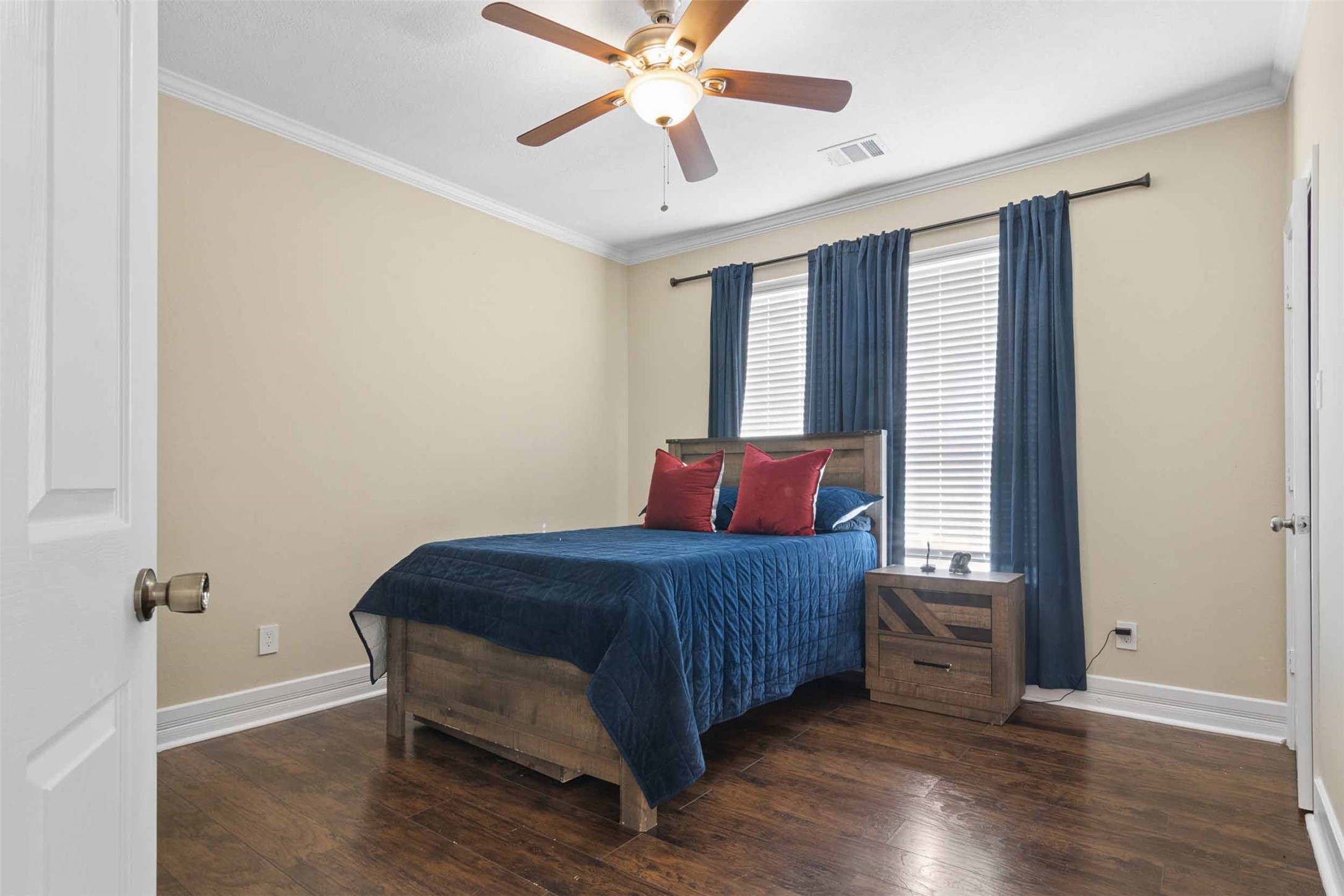 4630 Shadow Grass Dr Property Photo 23