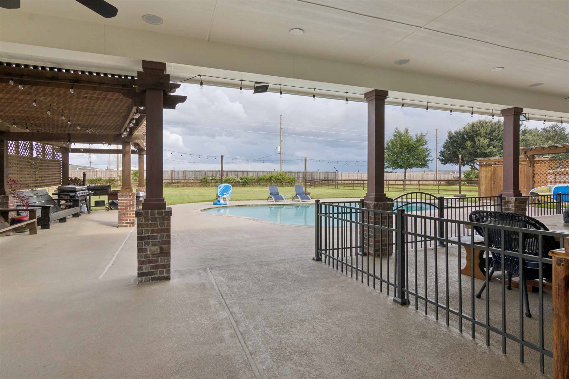4630 Shadow Grass Dr Property Photo 29