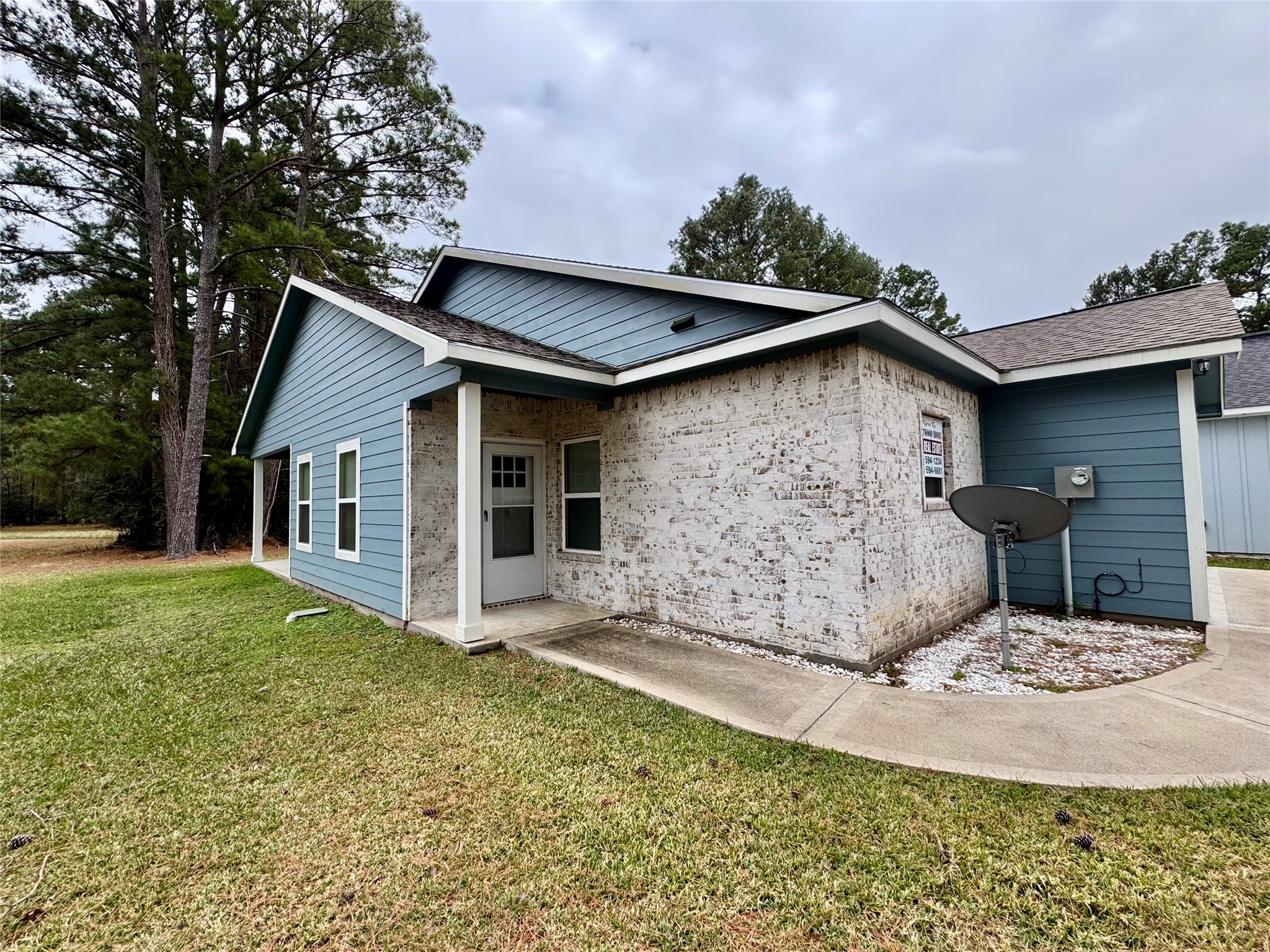 25 Shallow Springs Property Photo 3