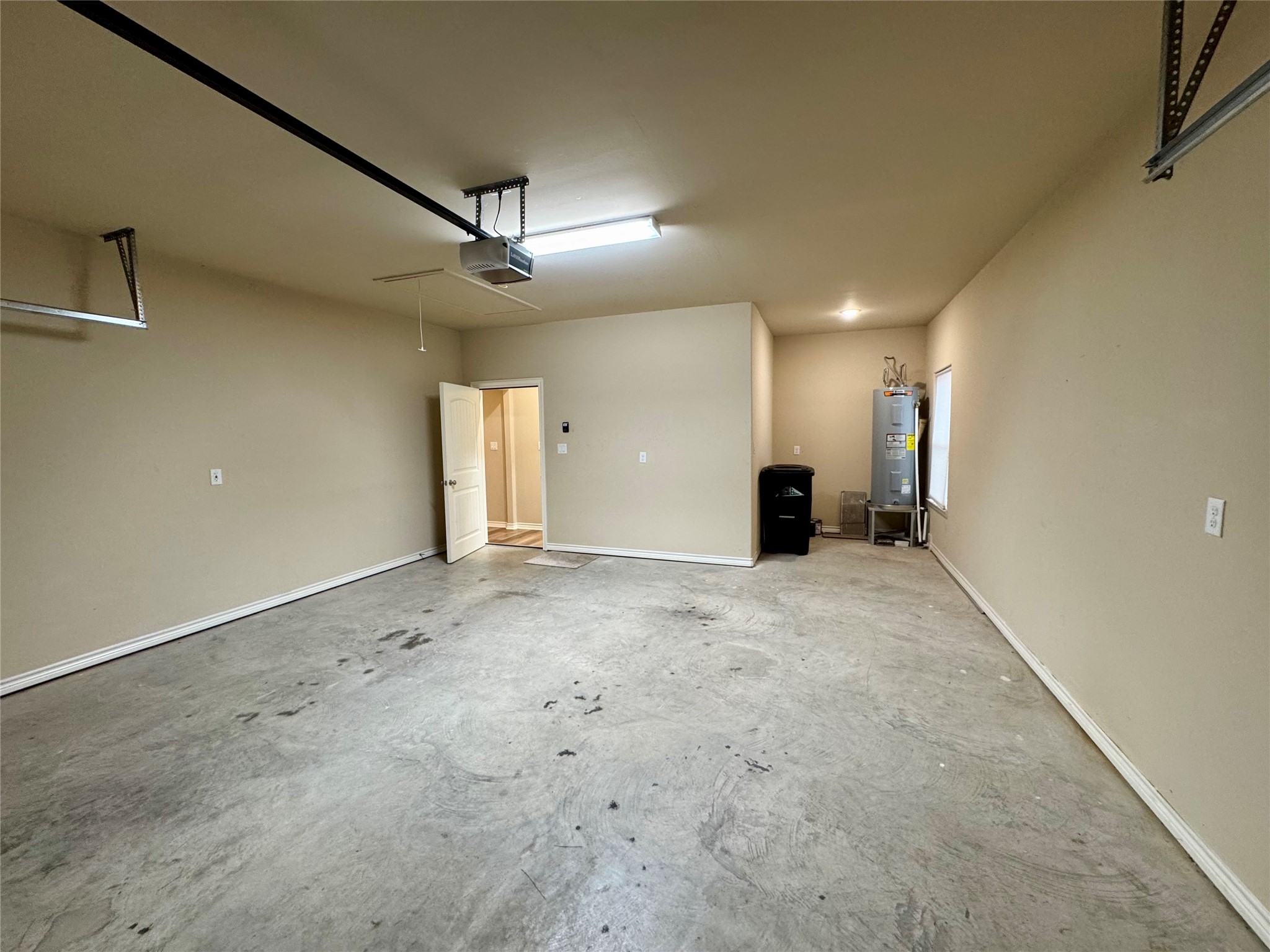 25 Shallow Springs Property Photo 5