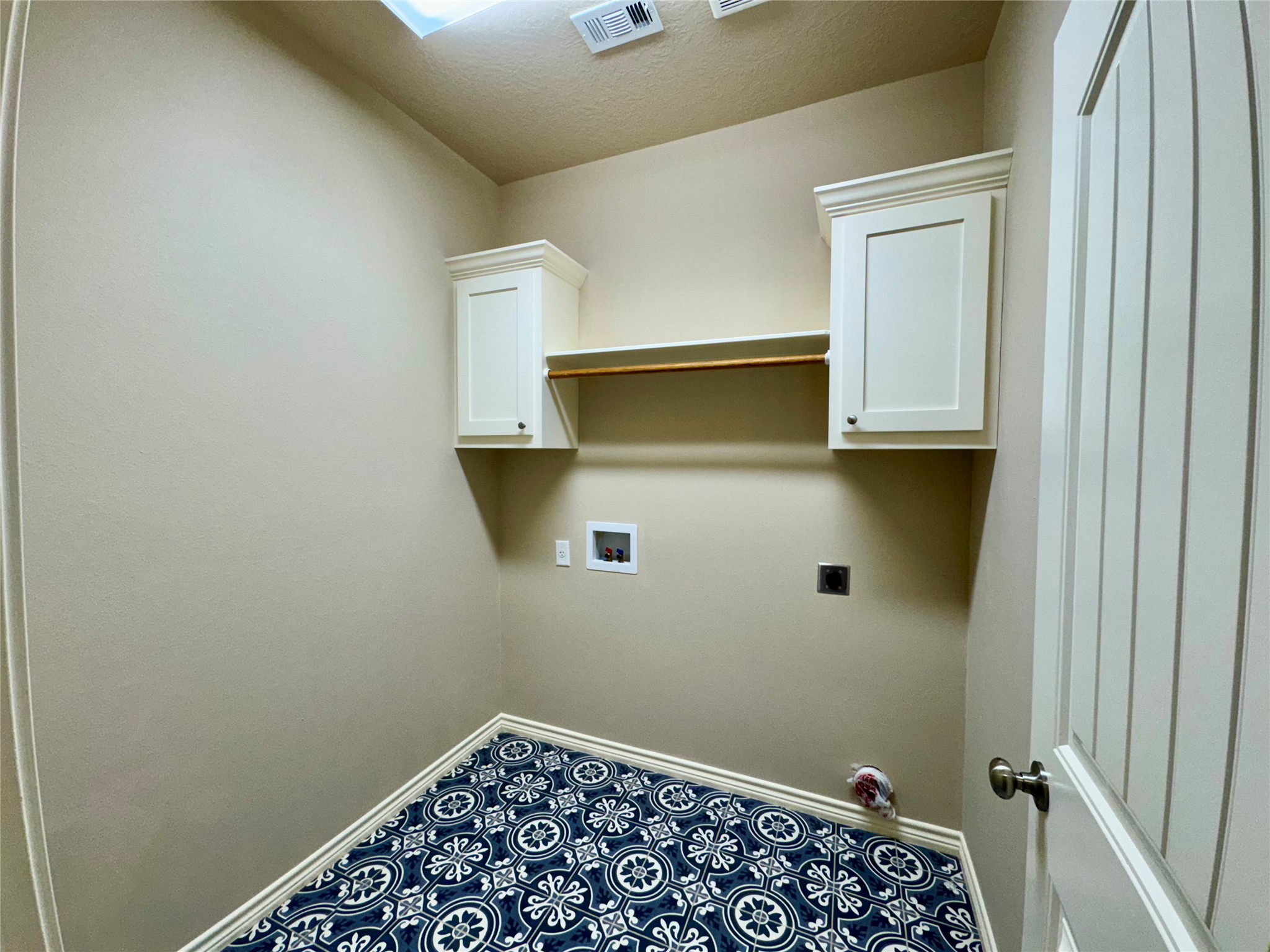 25 Shallow Springs Property Photo 6