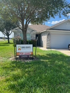 18303 Ranch View Trail Property Photo 1