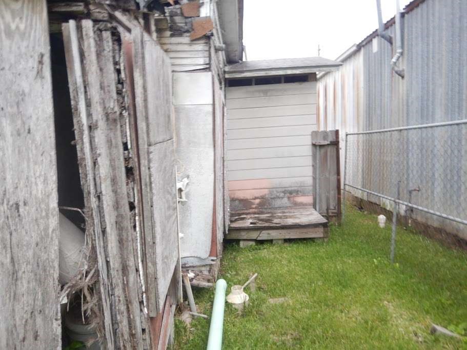 4909 Golden Forest Drive Property Photo 3