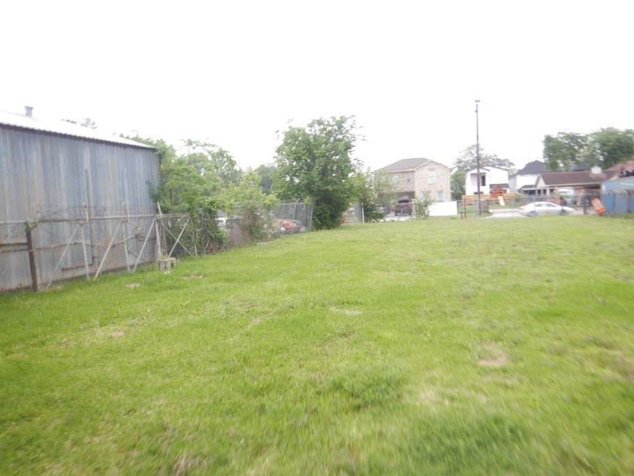 4909 Golden Forest Drive Property Photo 6