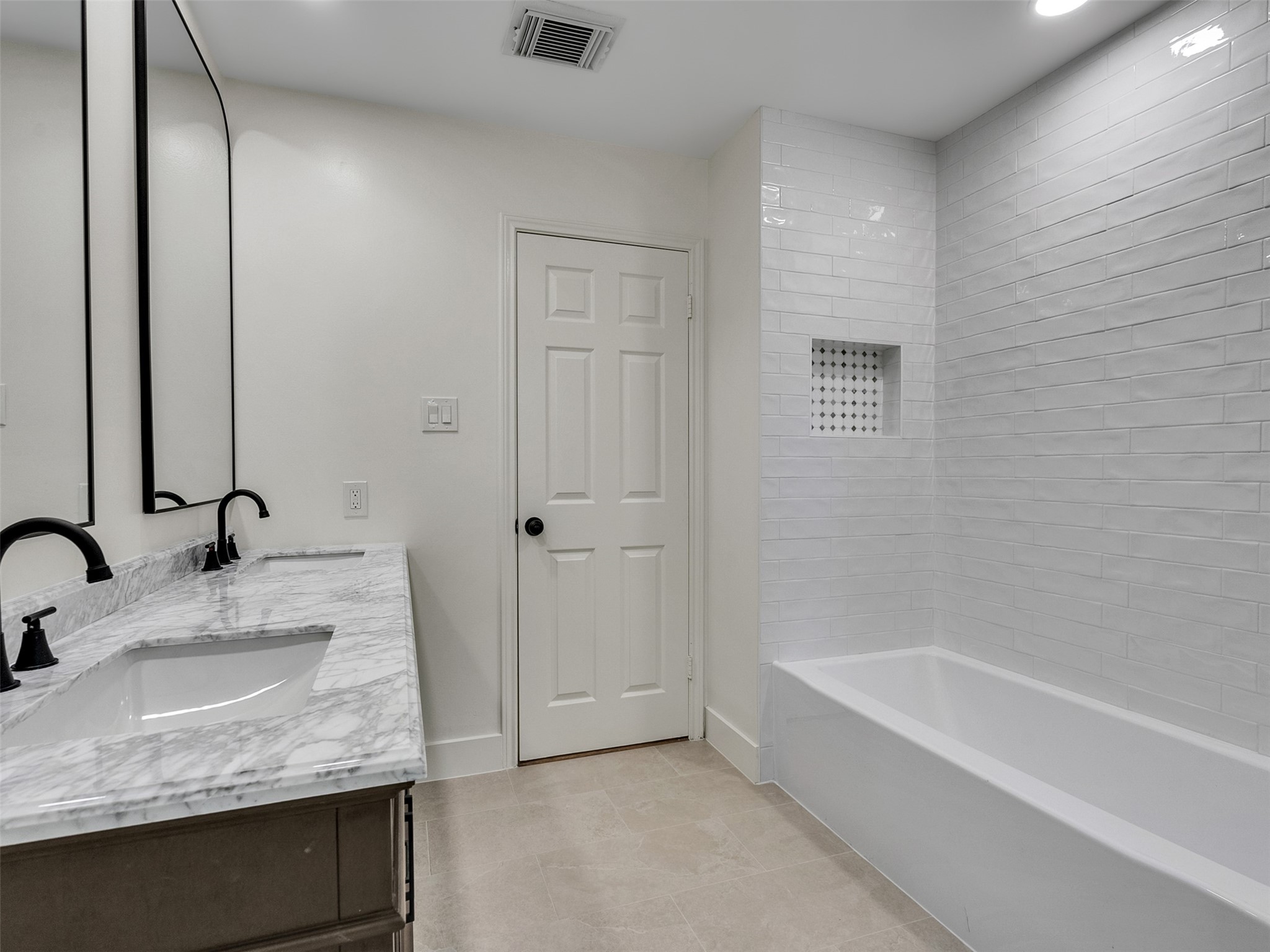 2109 Bay Hill Drive Property Photo 31
