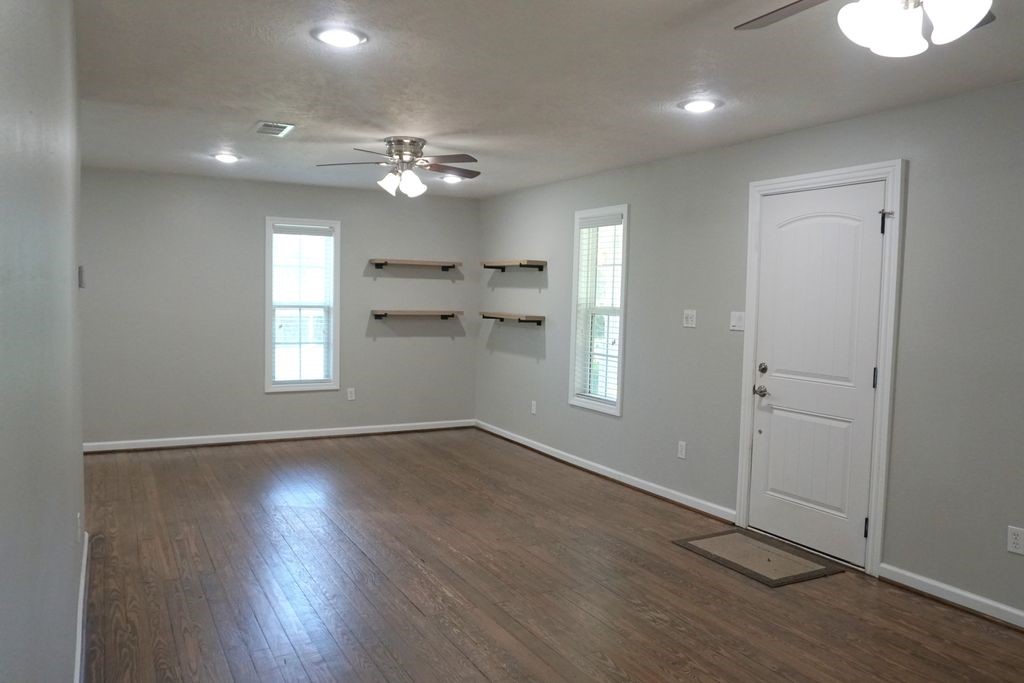2329 N Berlin Road Property Photo 4