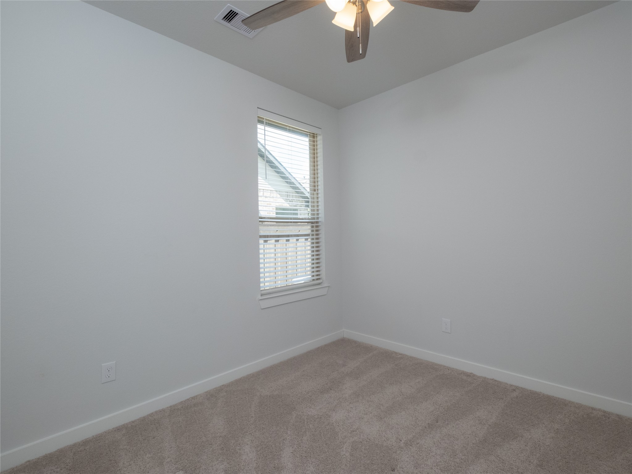 27015 Hidden Rock Court Property Photo 14