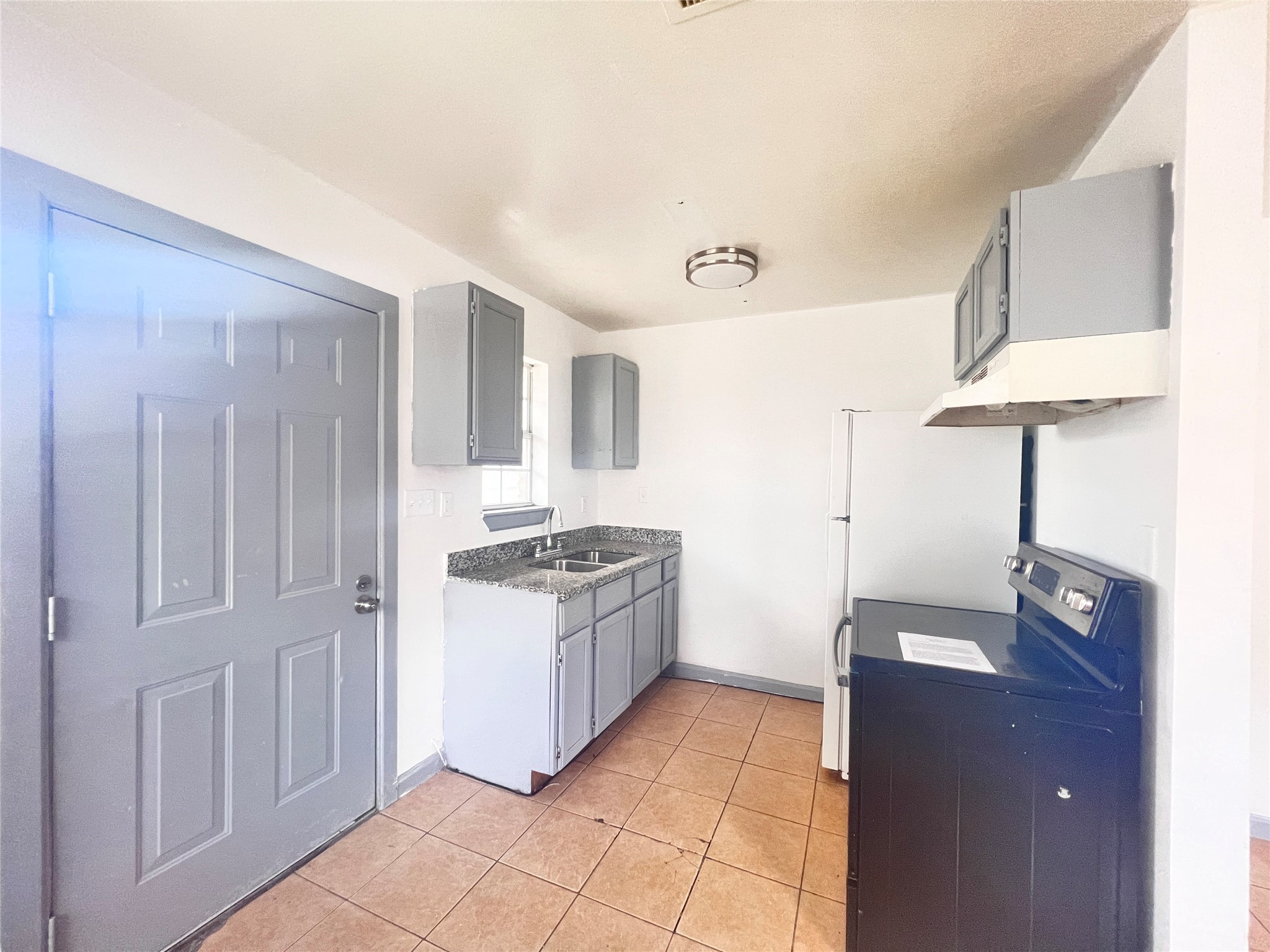 5602 Hirsch Road Property Photo 8