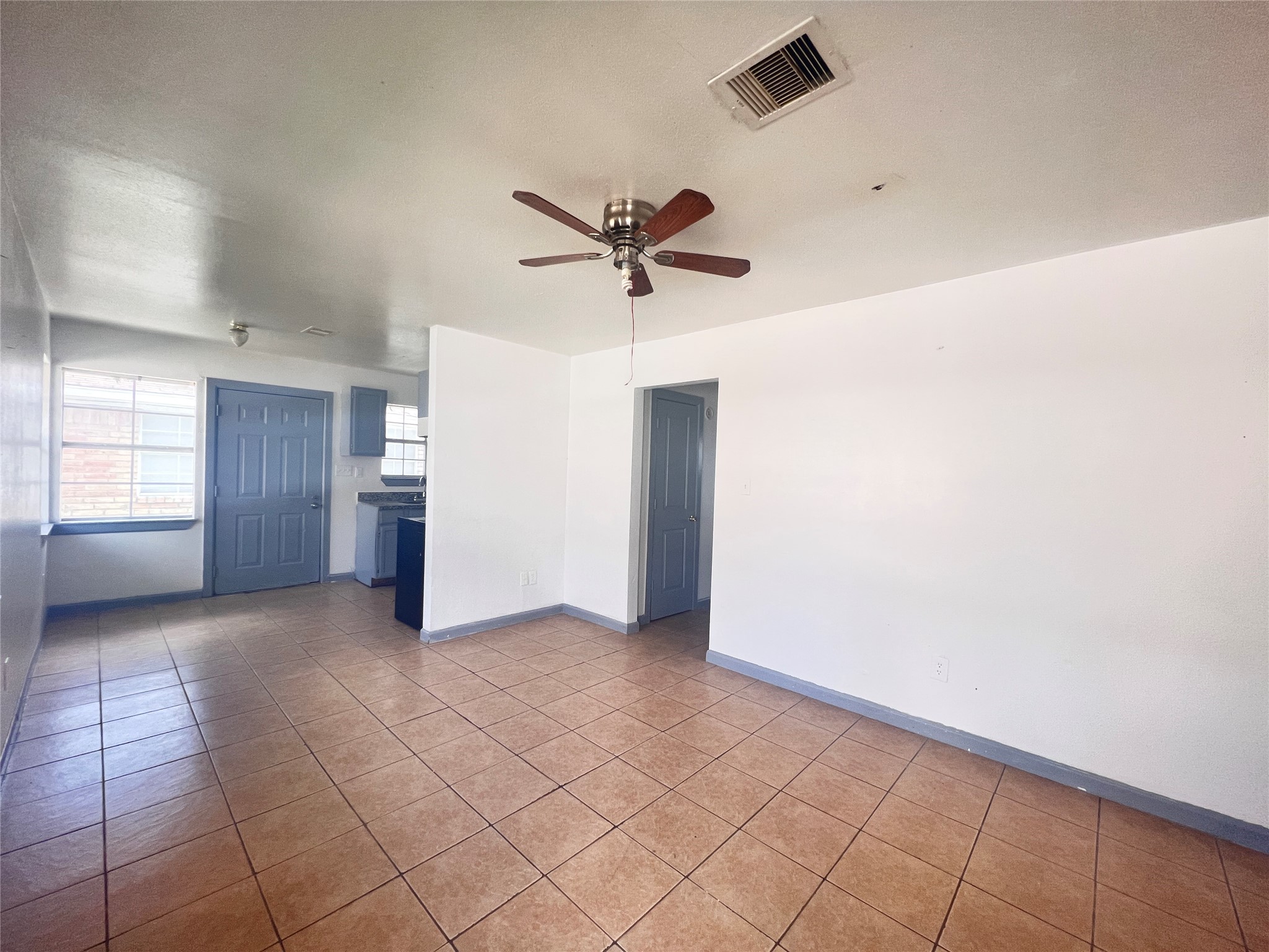 5602 Hirsch Road Property Photo 9
