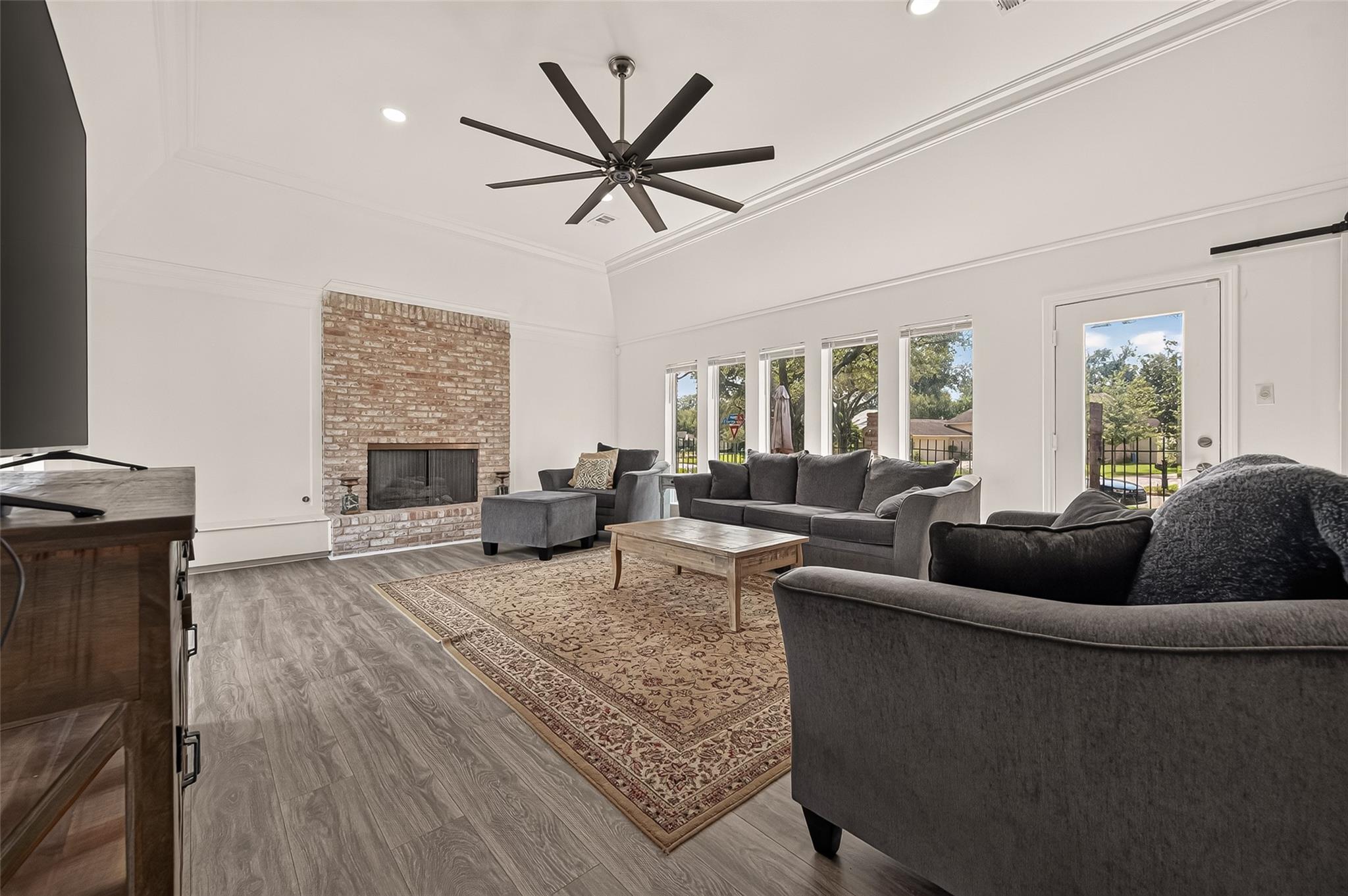 2230 S Fountain Valley Drive Property Photo 8