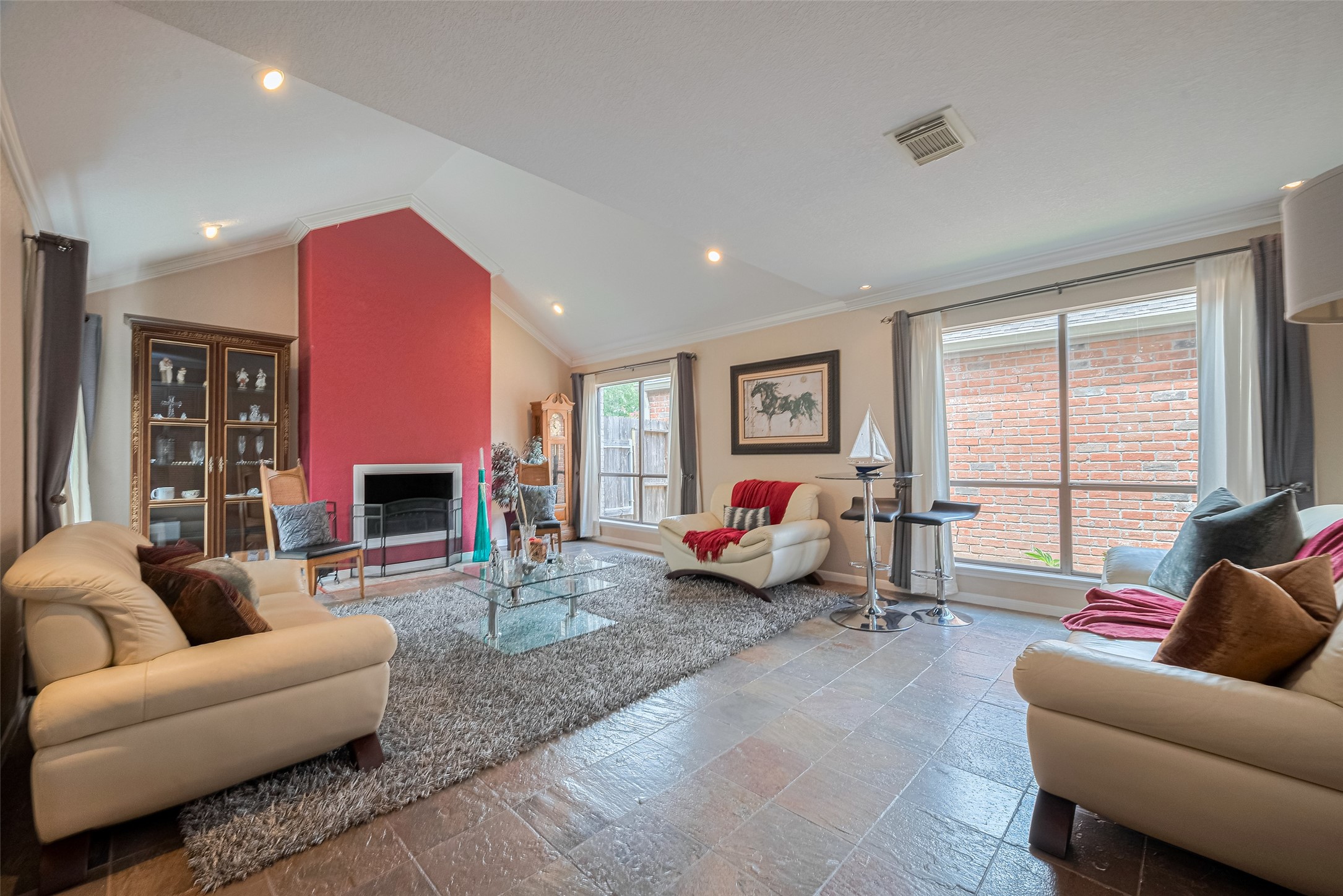 12231 Carriage Hill Drive Property Photo 4