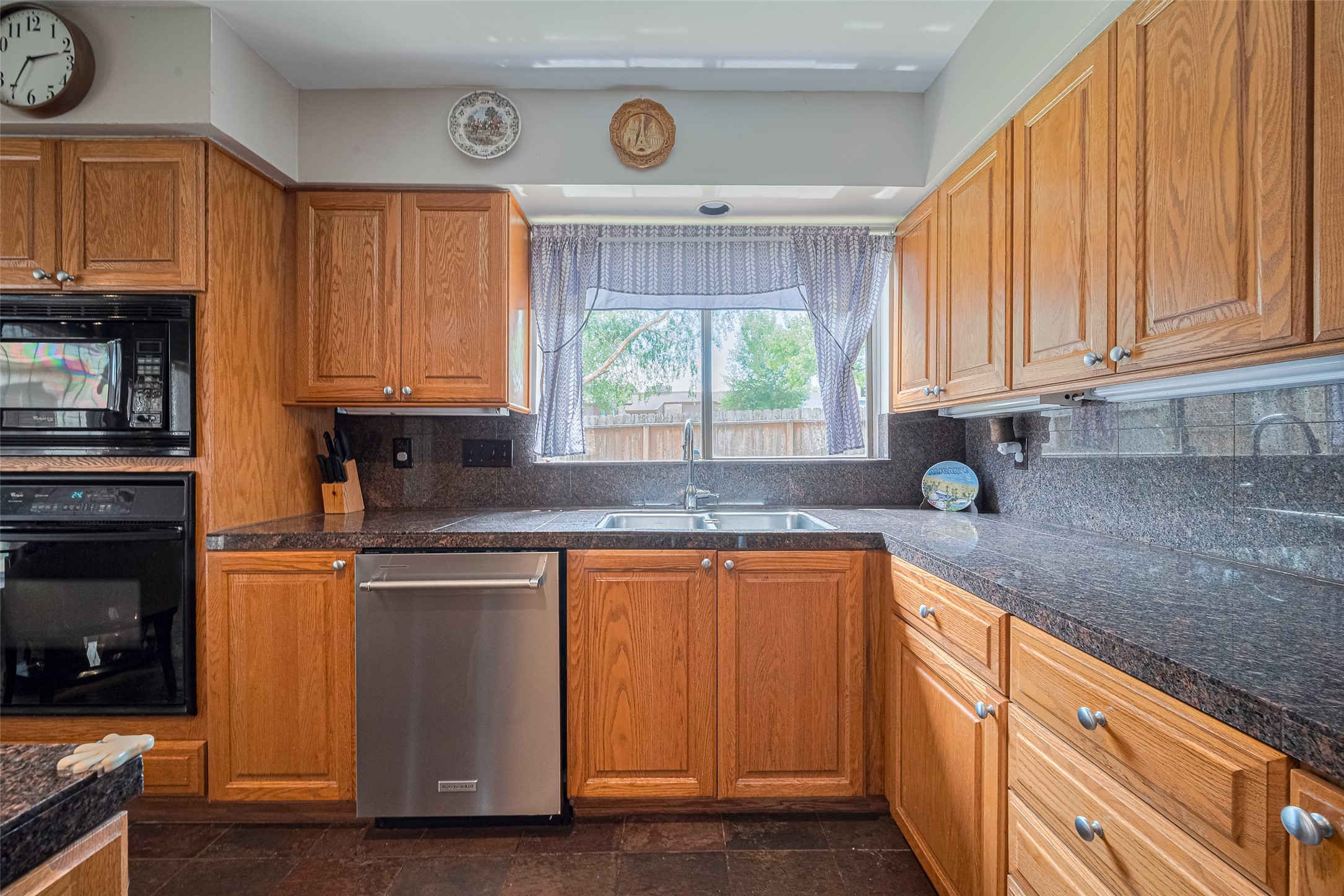 12231 Carriage Hill Drive Property Photo 12