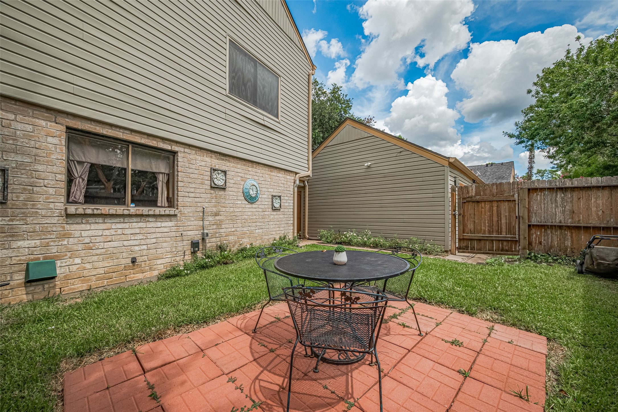 12231 Carriage Hill Drive Property Photo 43