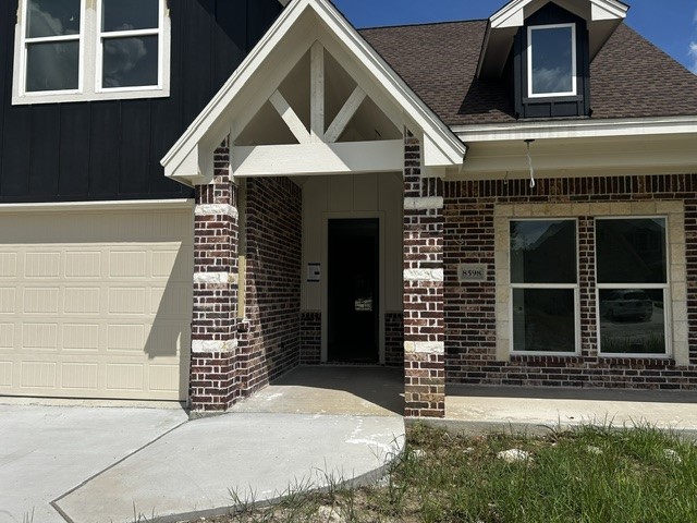 8598 Sana Drive Property Photo 2