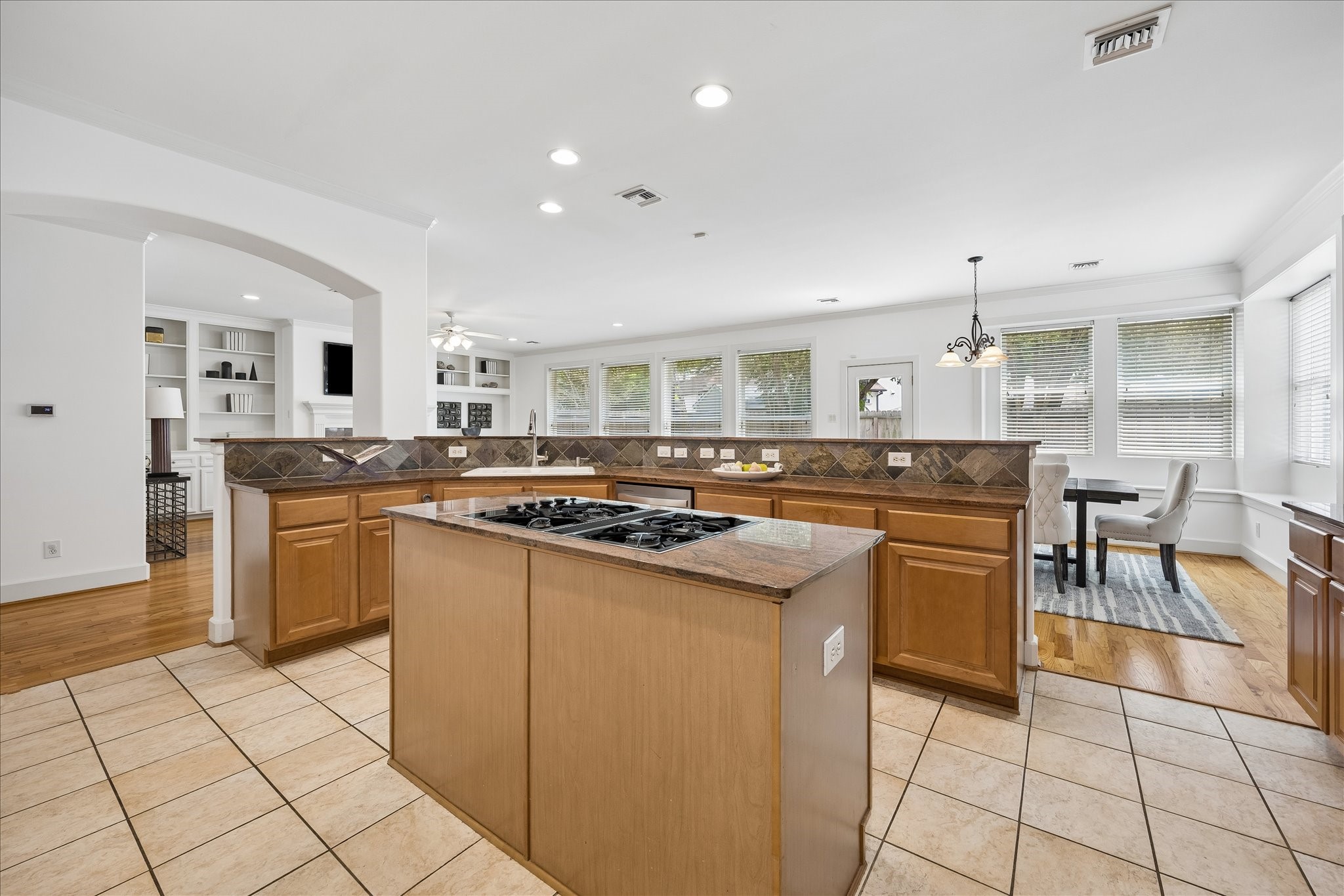 5505 Aspen Street Property Photo 10
