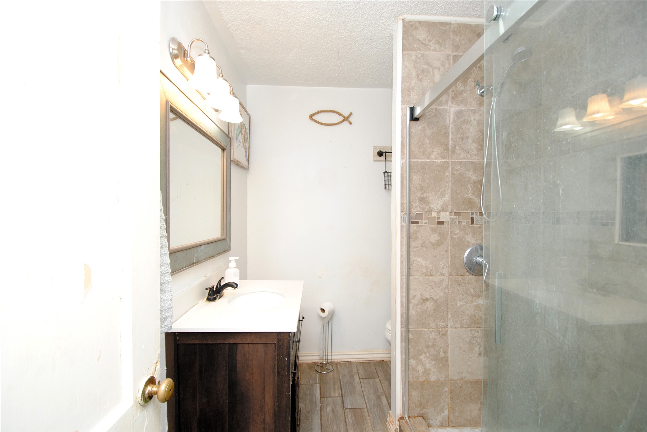 1231 W 7th Street Property Photo 9