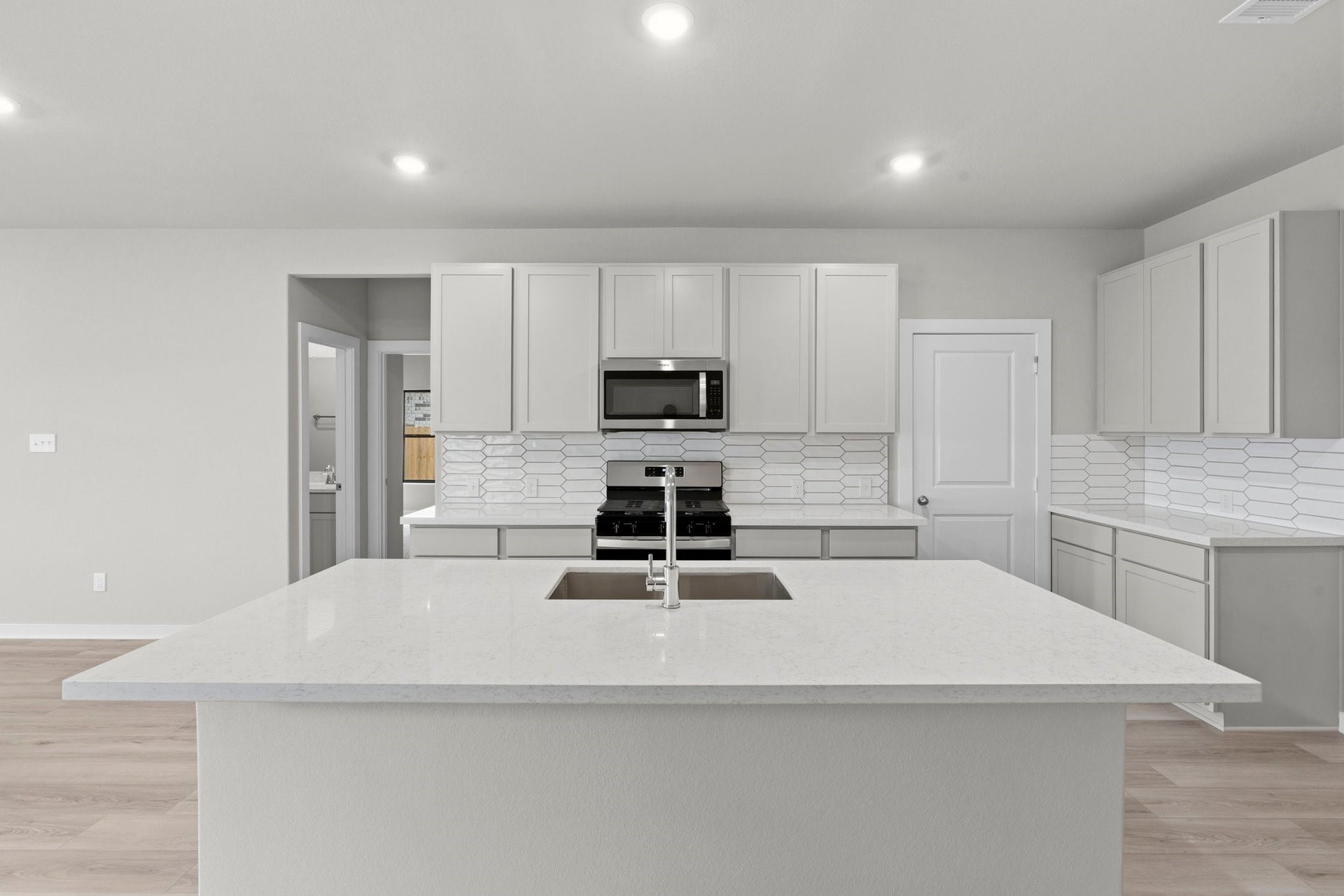 19022 Cetara Villa Drive Property Photo 5