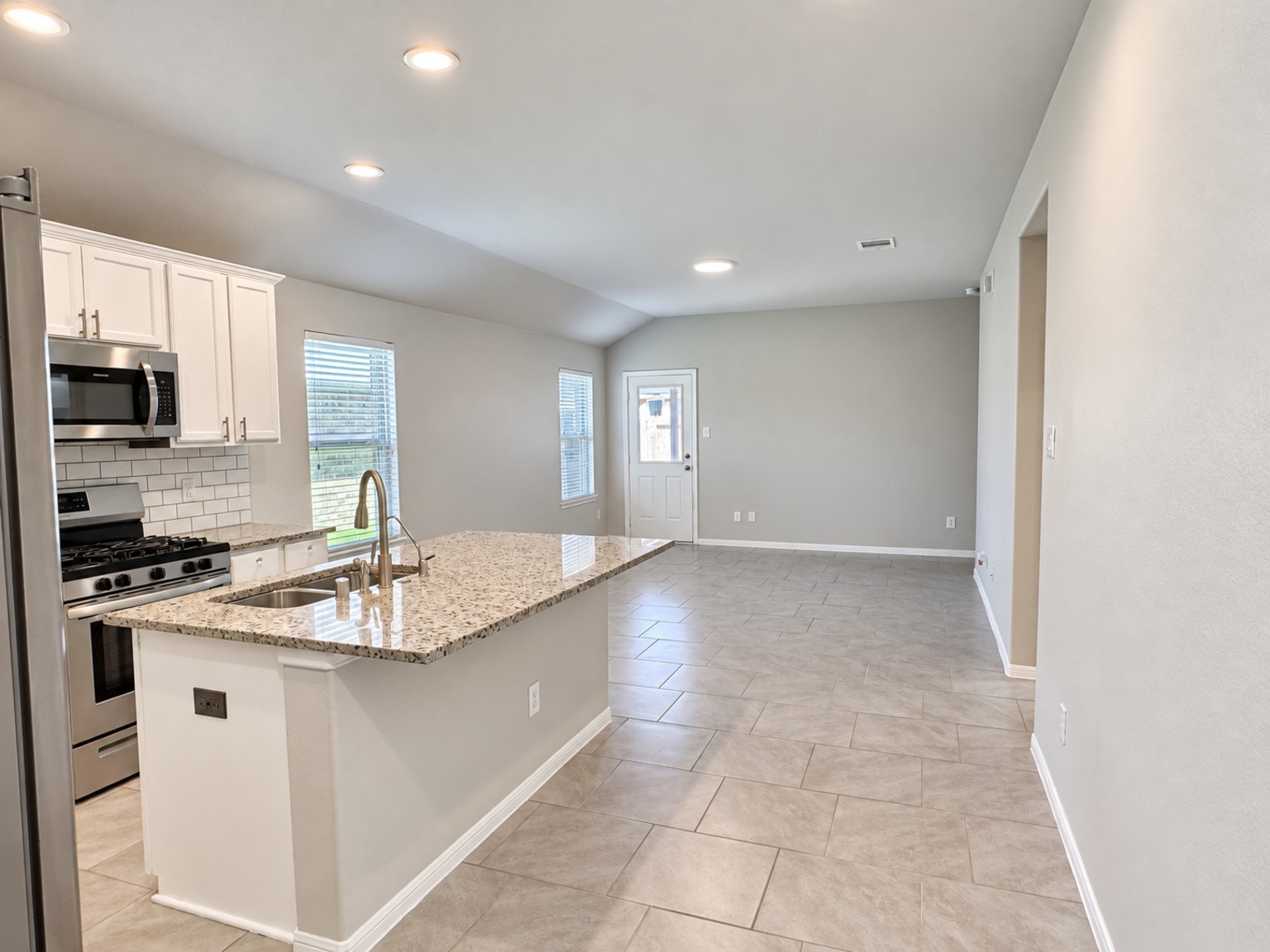 29202 Dunns Creek Court Property Photo 3