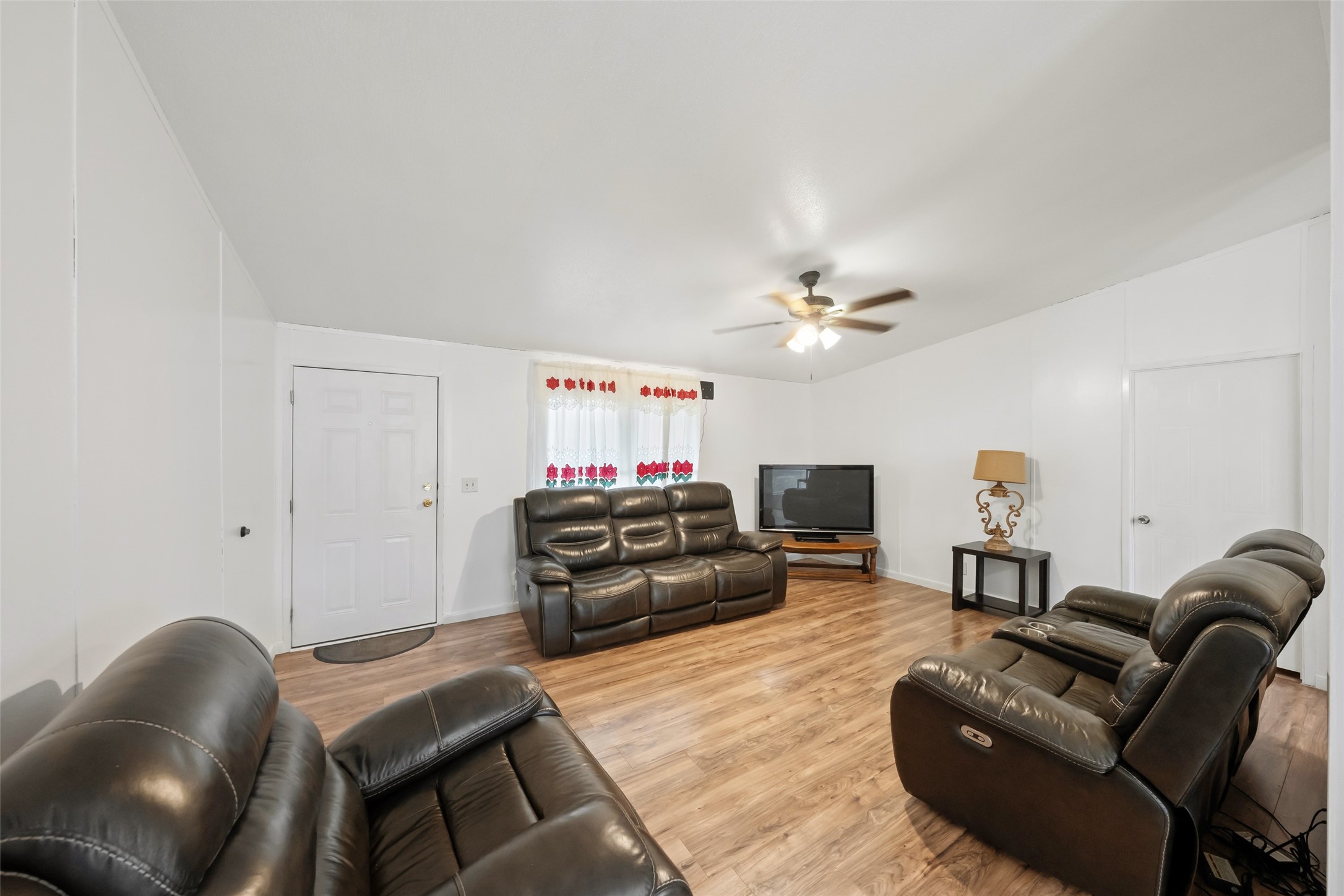 2522 Joseph Pine Lane Property Photo 5