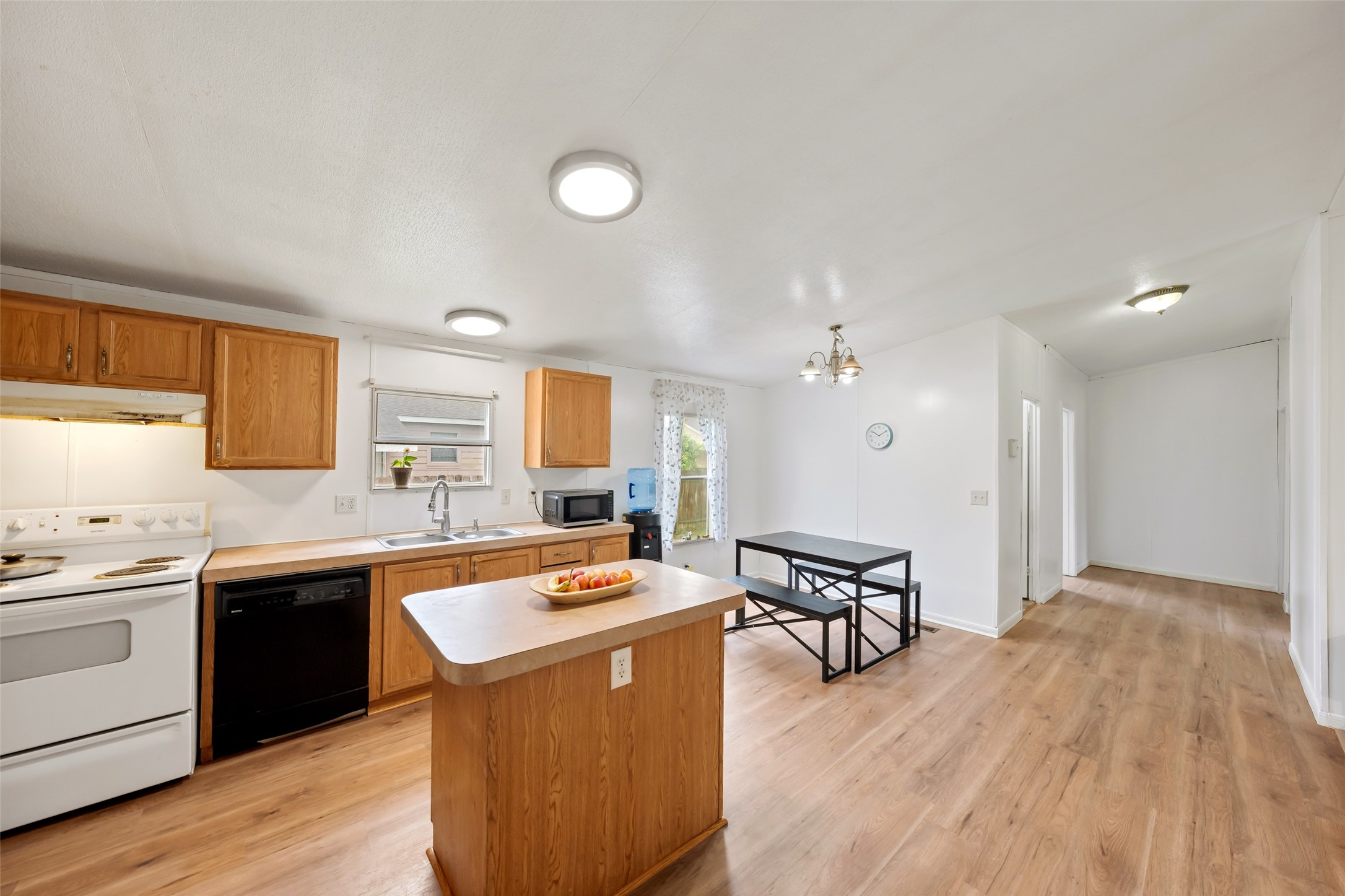 2522 Joseph Pine Lane Property Photo 11