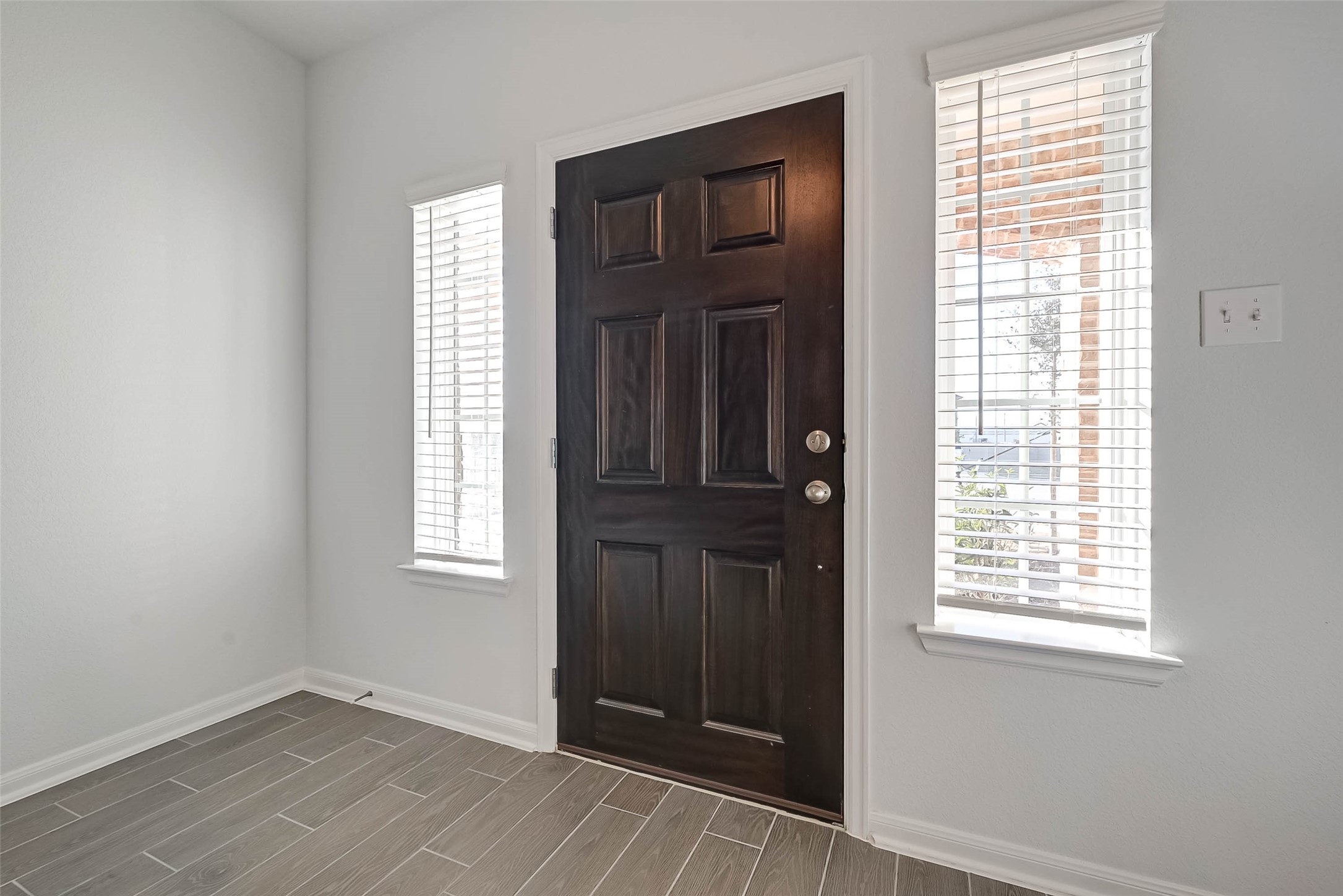 939 Summer Village Way Property Photo 8