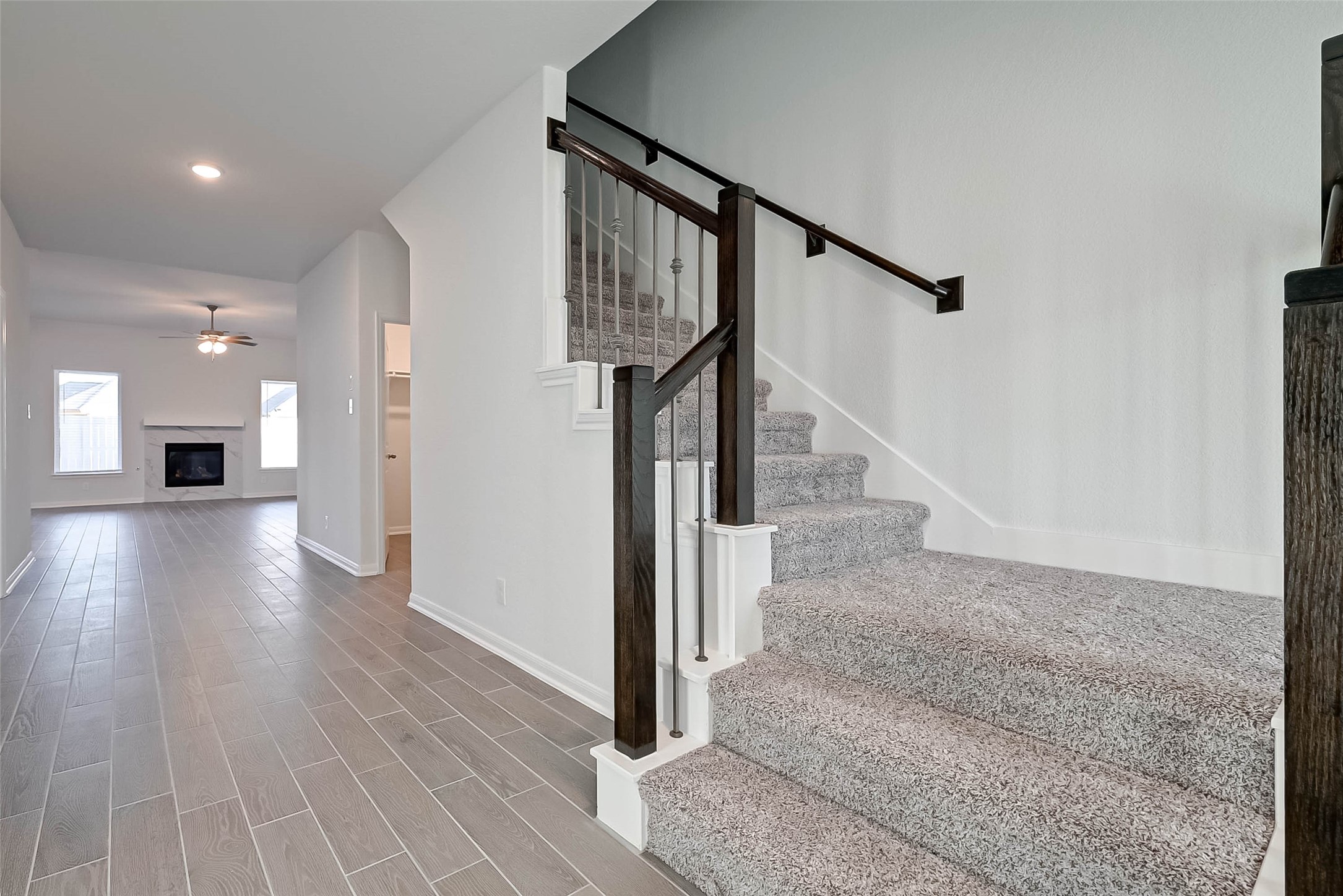 939 Summer Village Way Property Photo 9