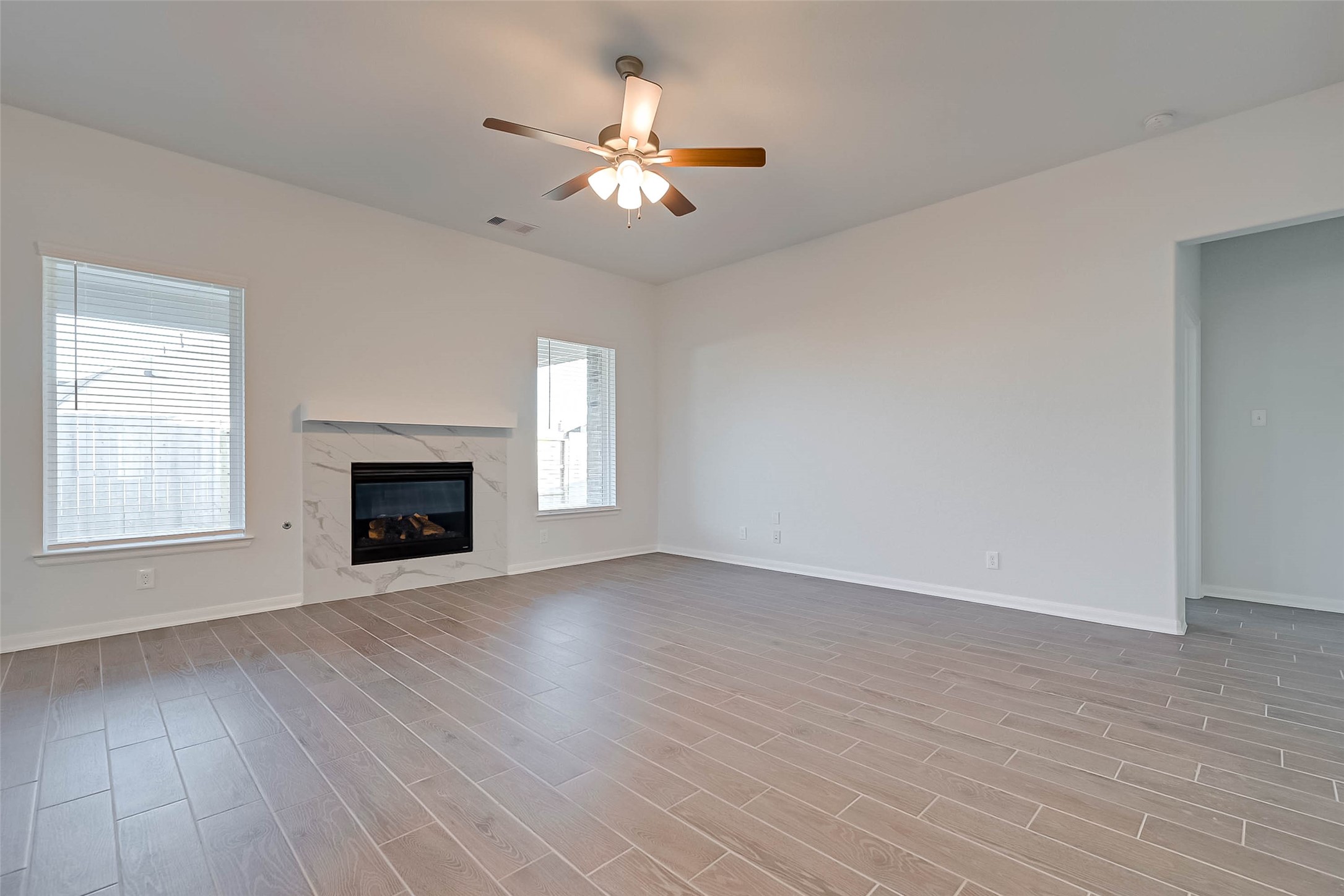 939 Summer Village Way Property Photo 10