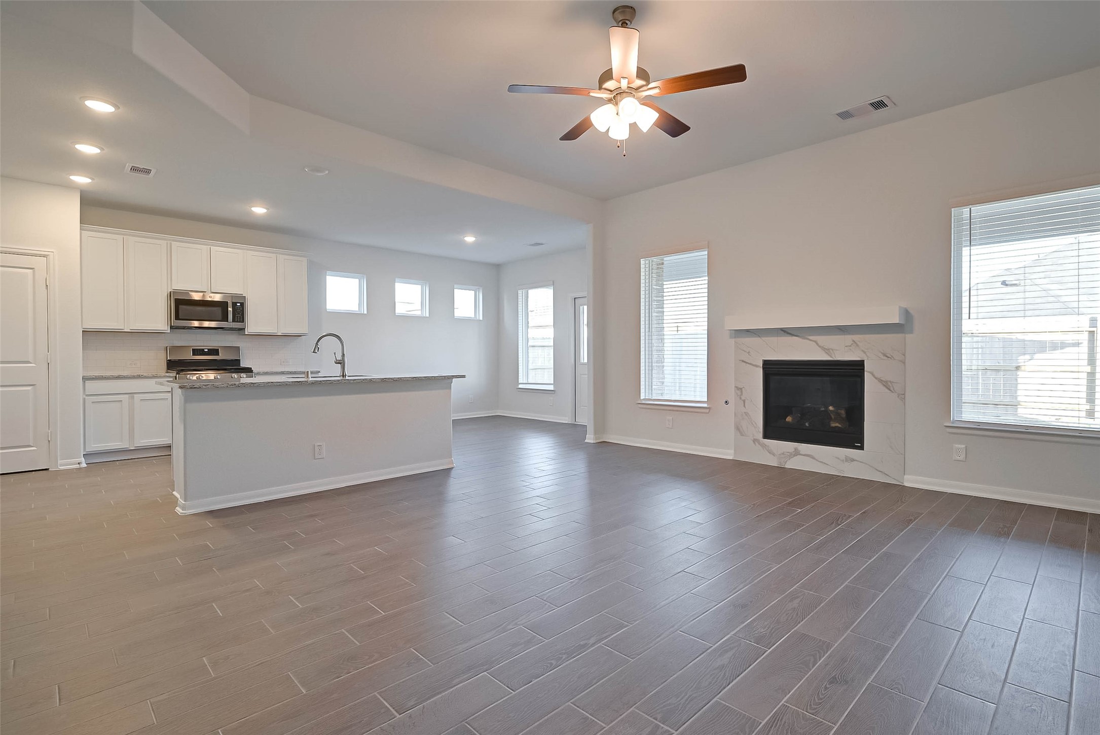 939 Summer Village Way Property Photo 11