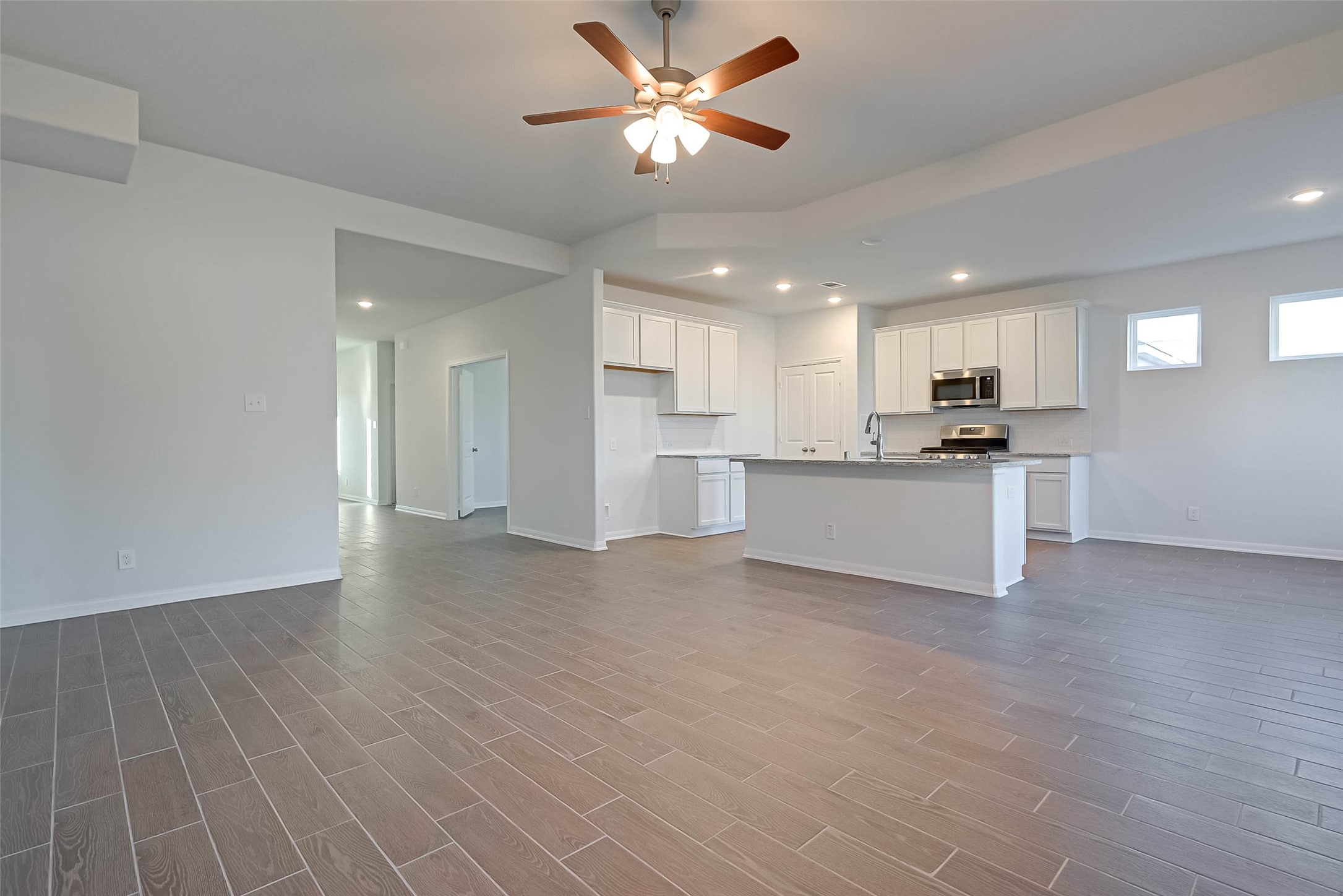 939 Summer Village Way Property Photo 12