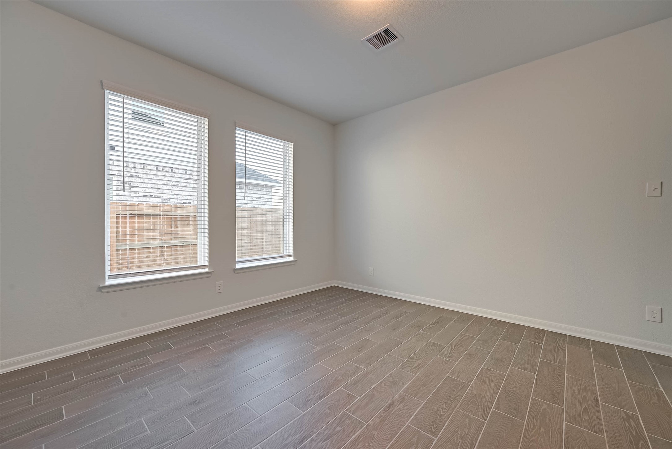 939 Summer Village Way Property Photo 20