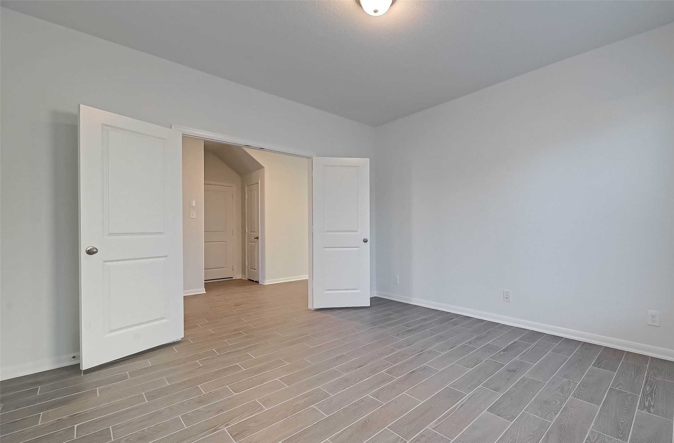 939 Summer Village Way Property Photo 22