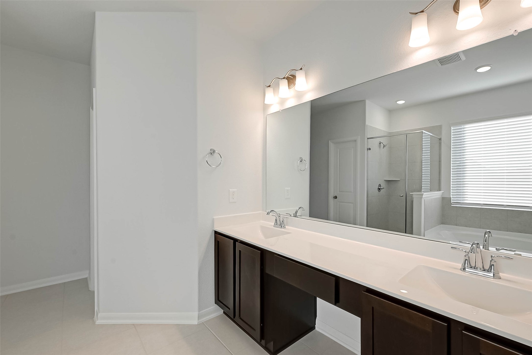 939 Summer Village Way Property Photo 40