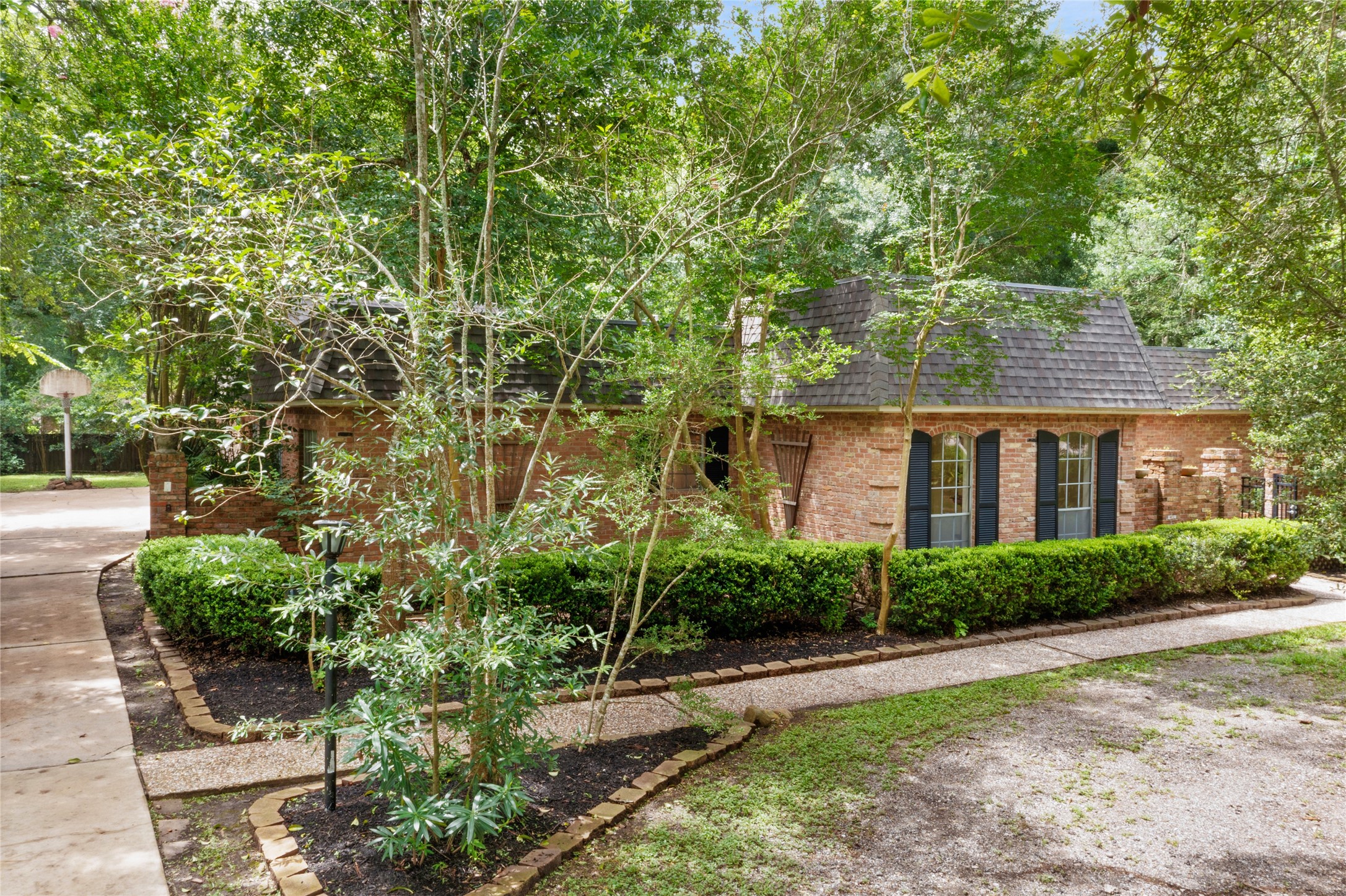 1216 Oak Hollow Drive Property Photo