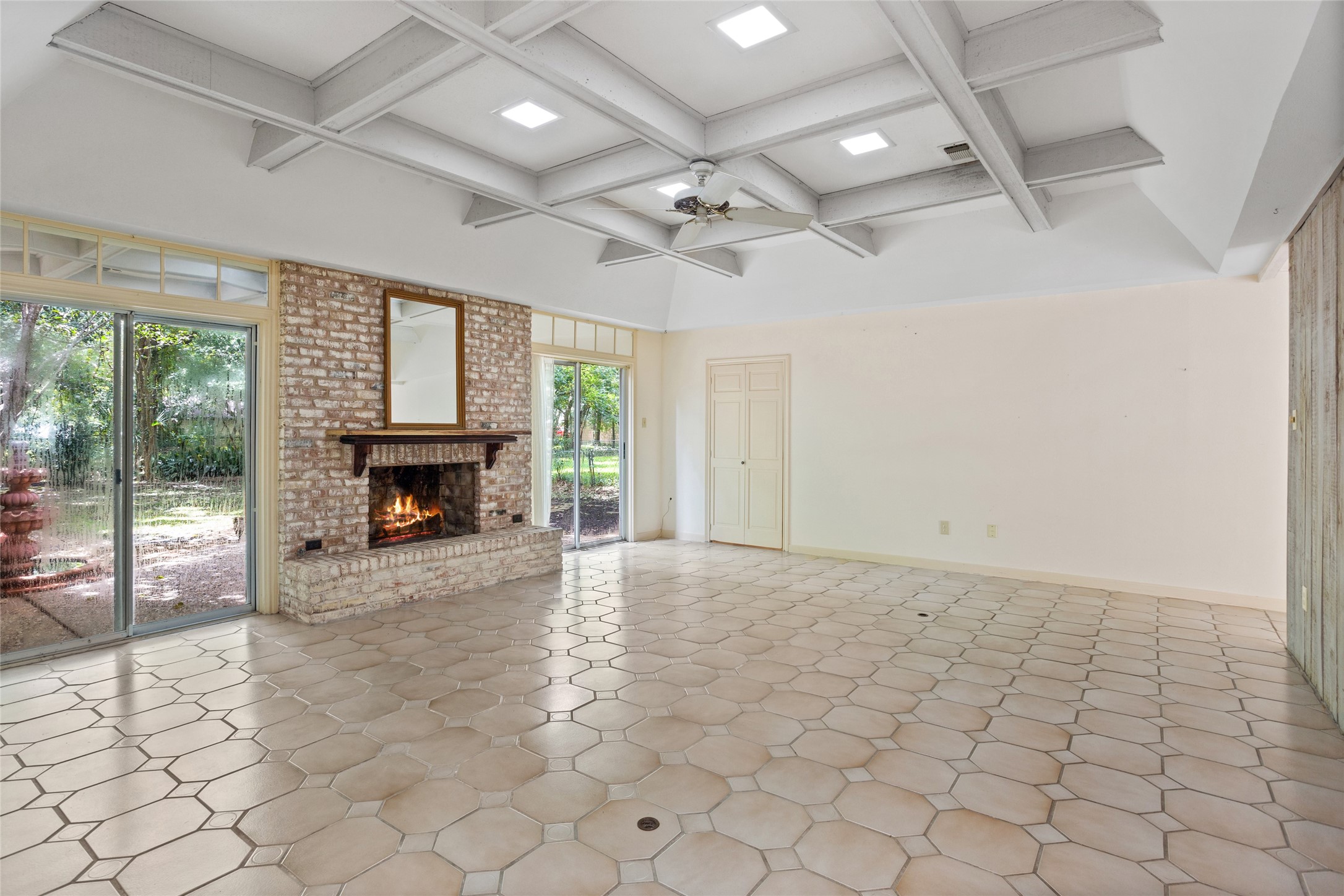 1216 Oak Hollow Drive Property Photo 9