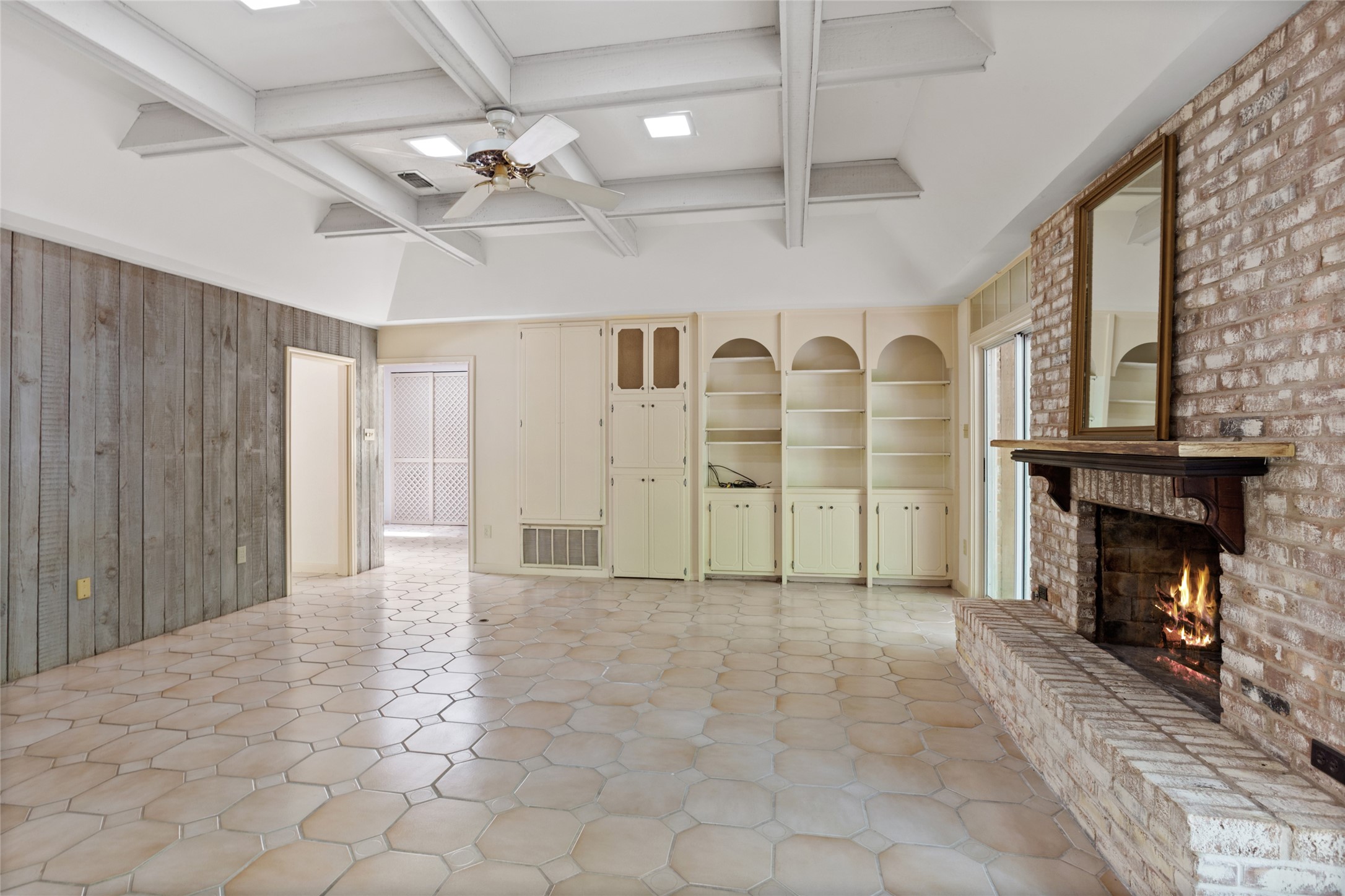 1216 Oak Hollow Drive Property Photo 23