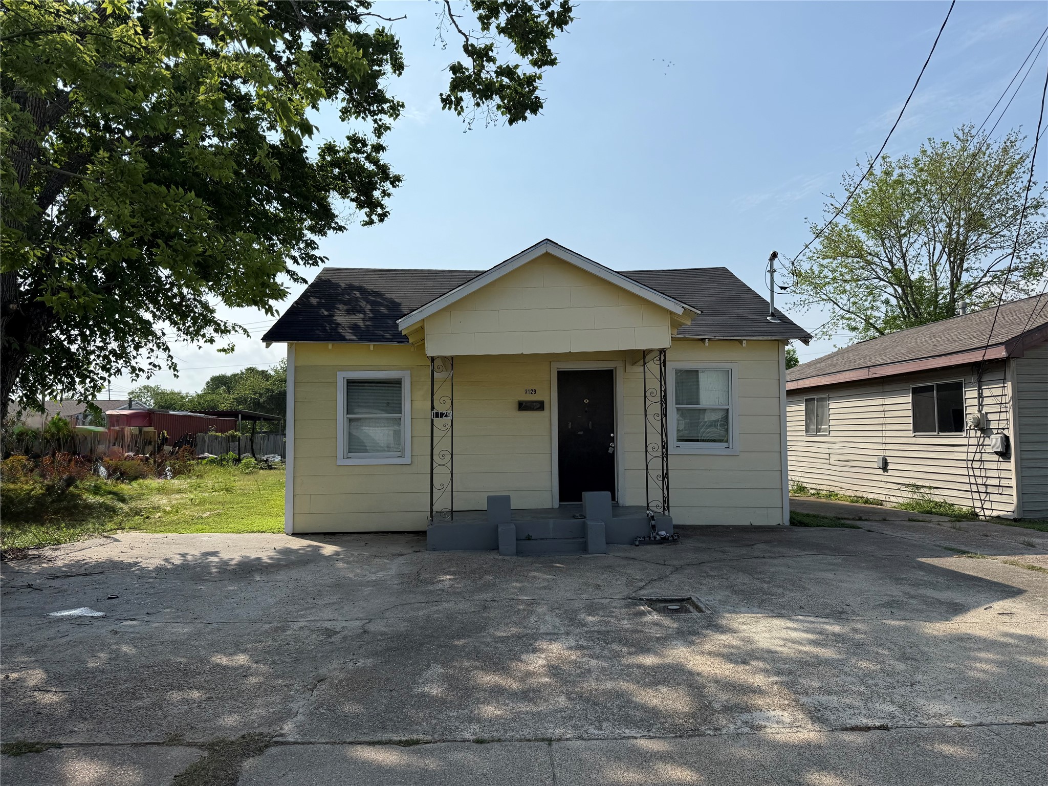 1129 Beech Street Property Photo 1