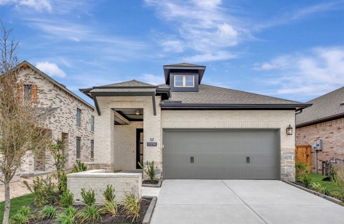 11214 Apricot Sulphur Drive Property Photo 1