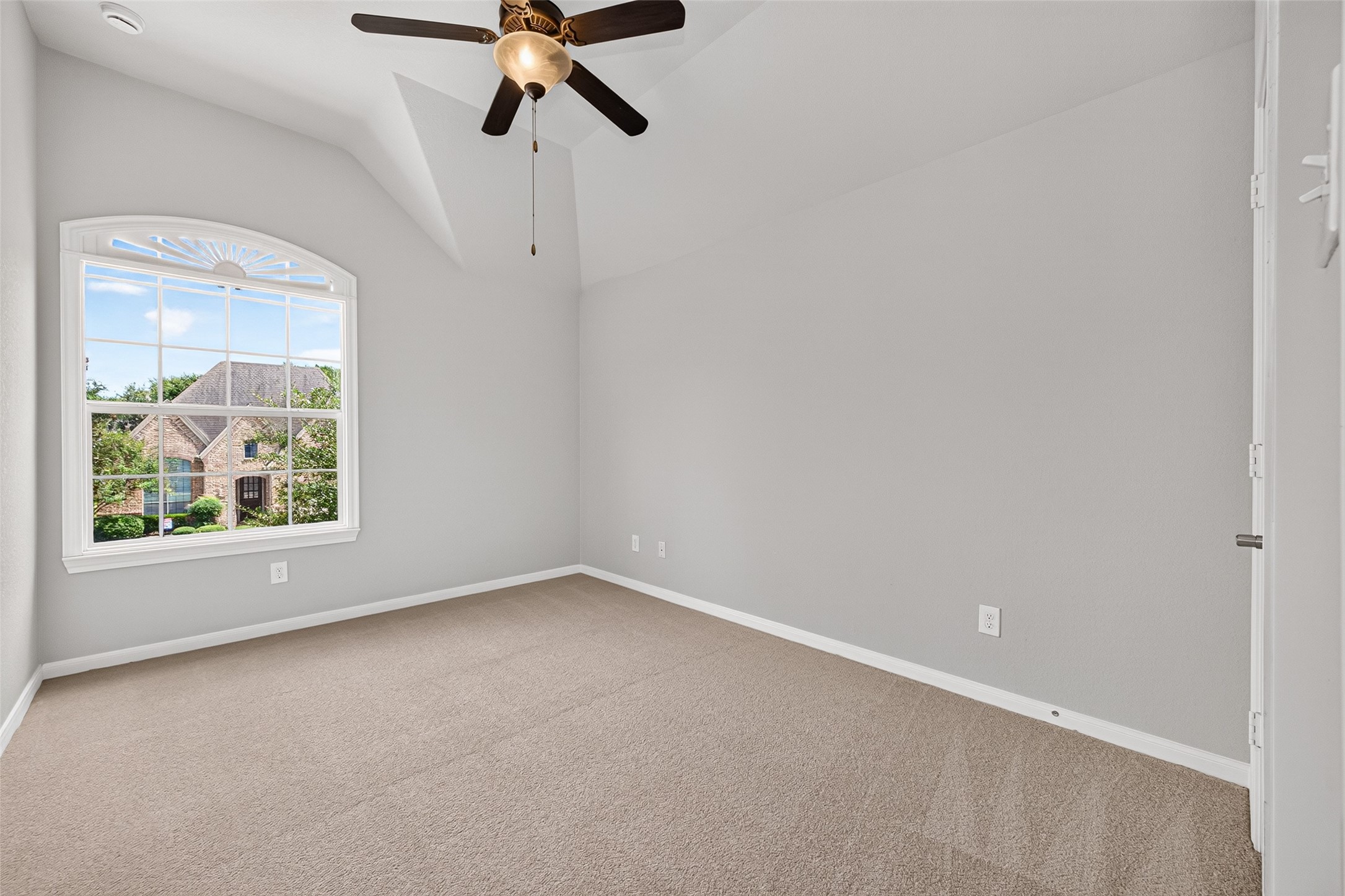 50 Vershire Circle Property Photo 32