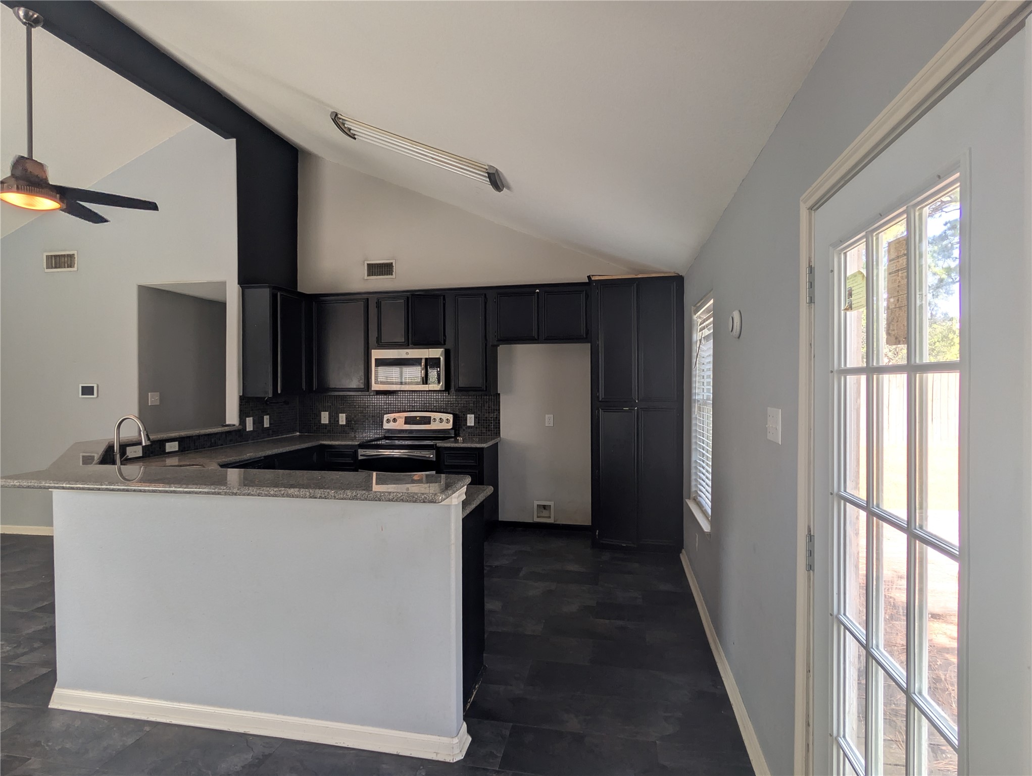 4218 Owens Creek Lane Property Photo 4