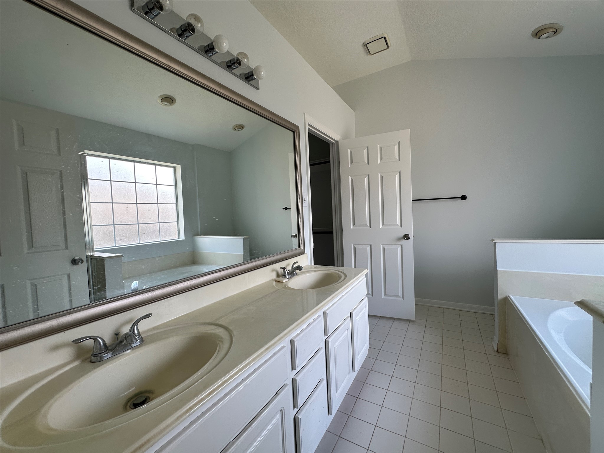 20230 Concord Hill Drive Property Photo 13