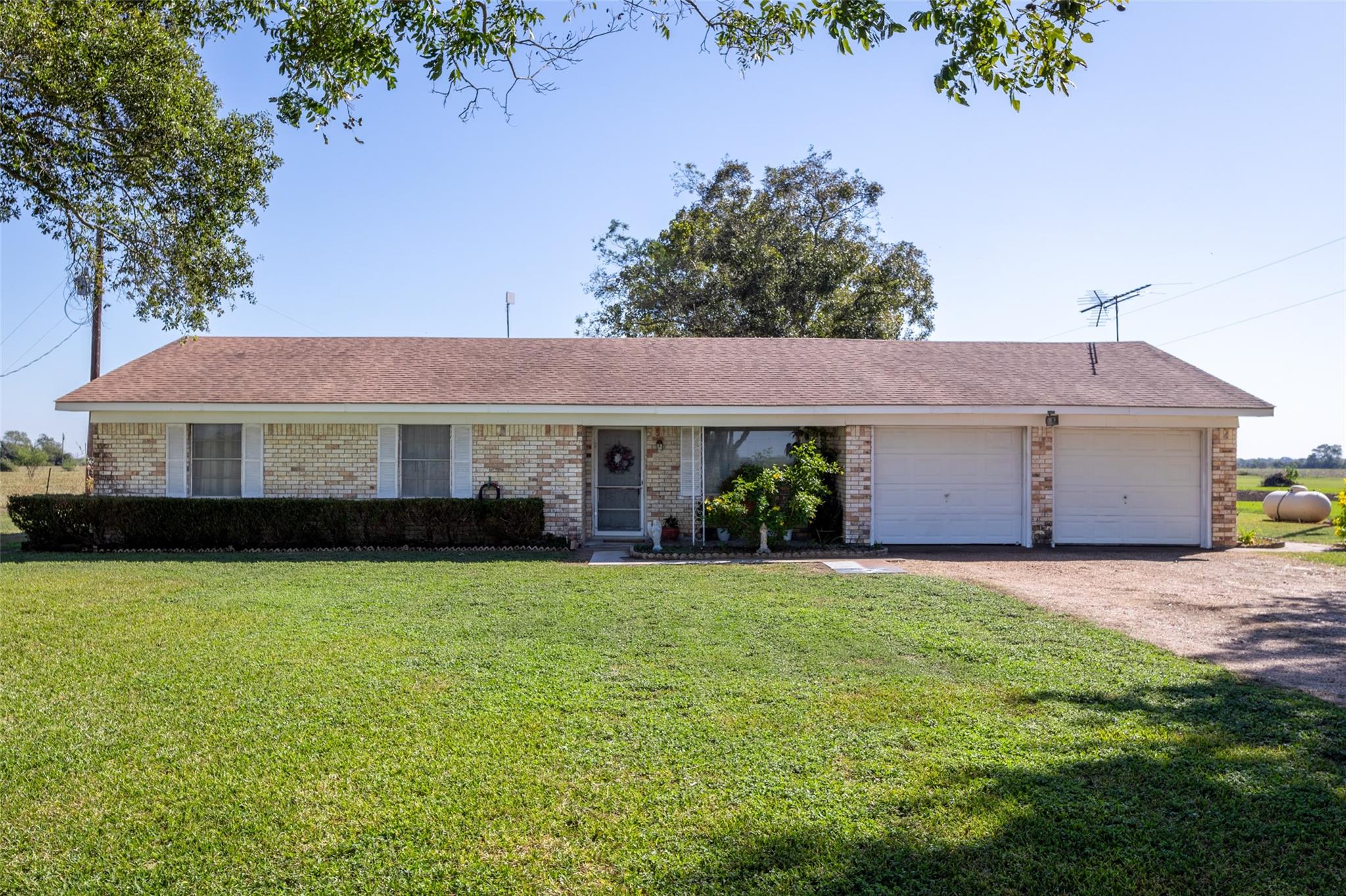 1542 Pilcik Road, East Bernard TX 77435