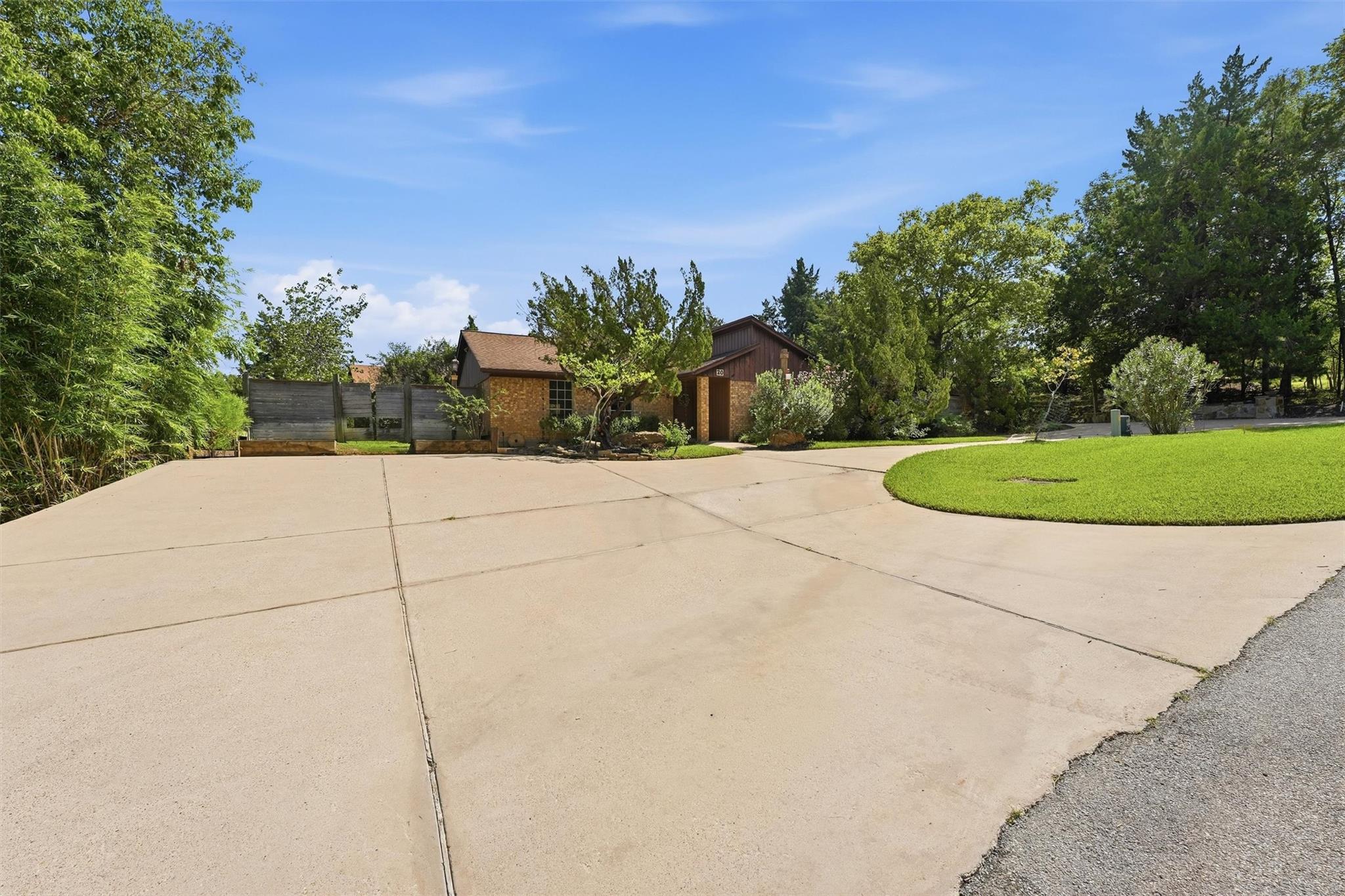 20 Ash Park Drive Property Photo 3