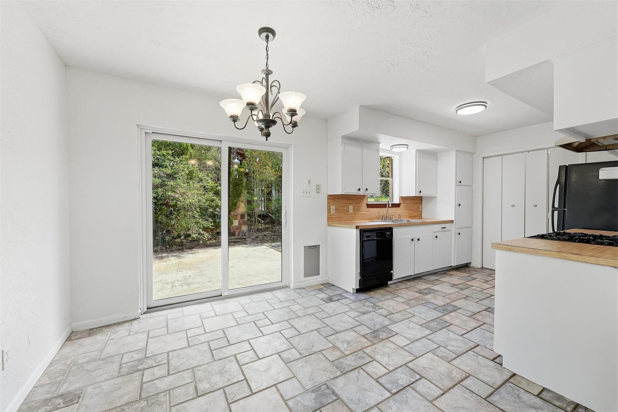 20 Ash Park Drive Property Photo 9
