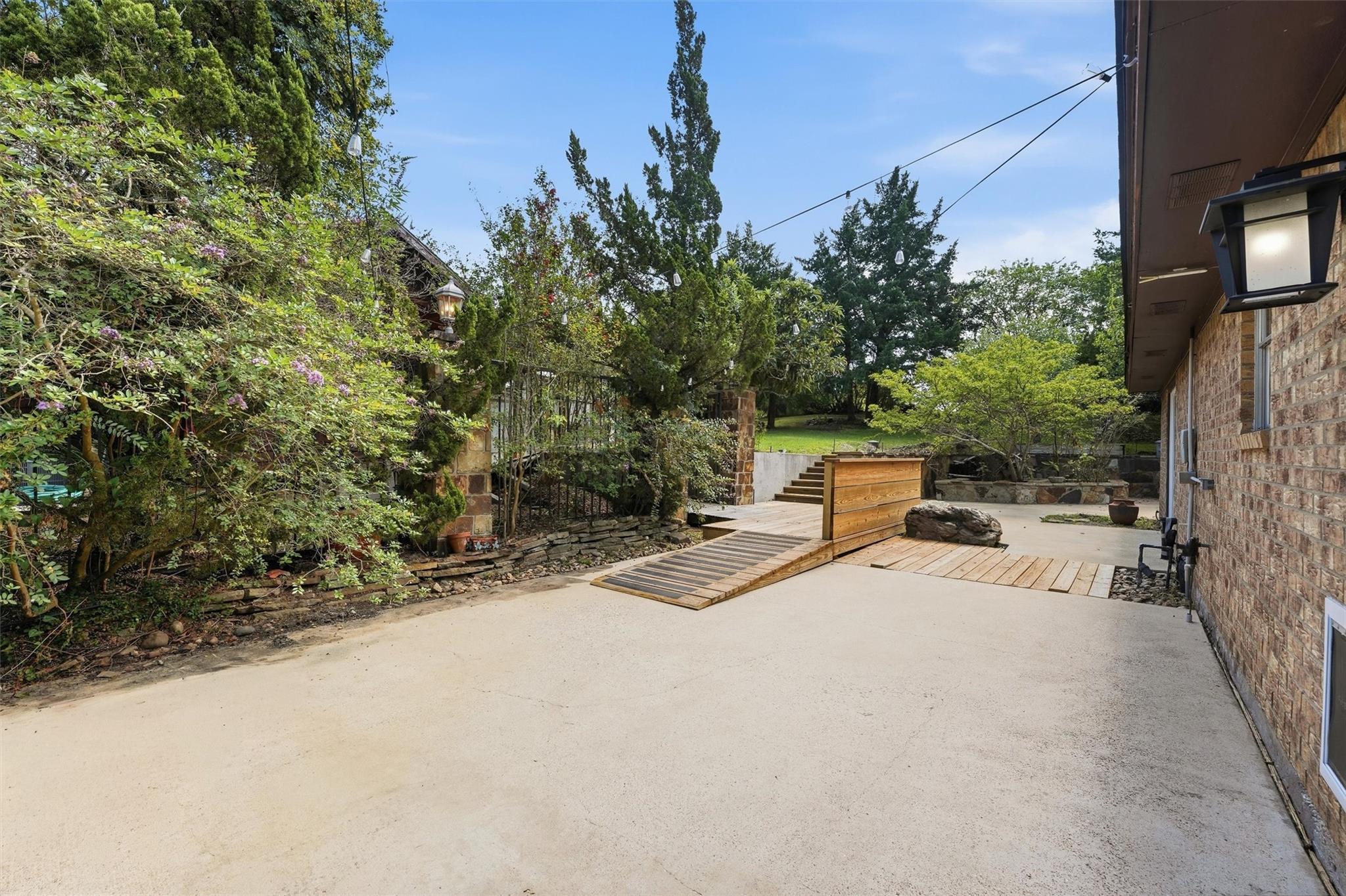 20 Ash Park Drive Property Photo 16