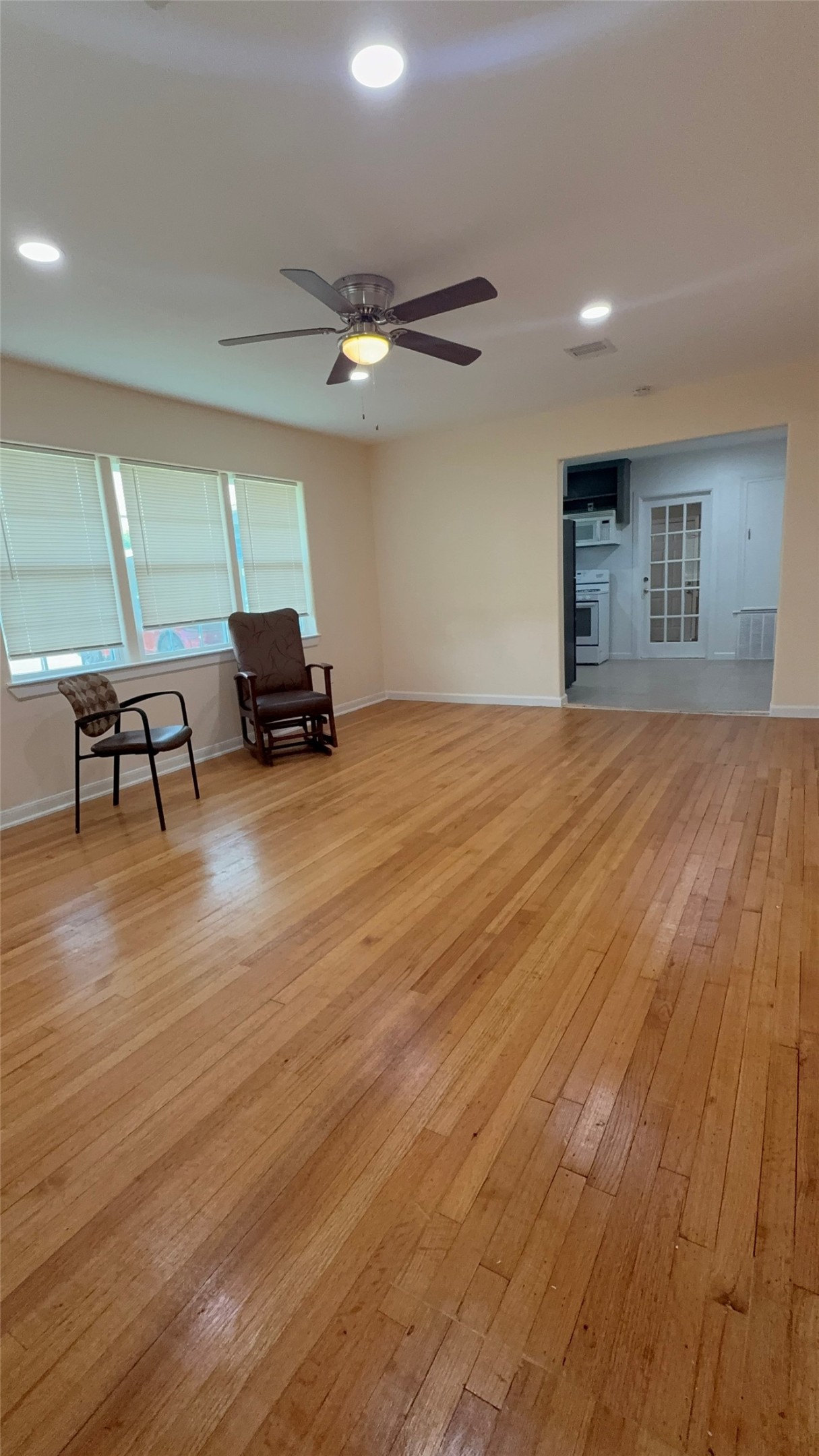 12905 Orleans Street Property Photo 4