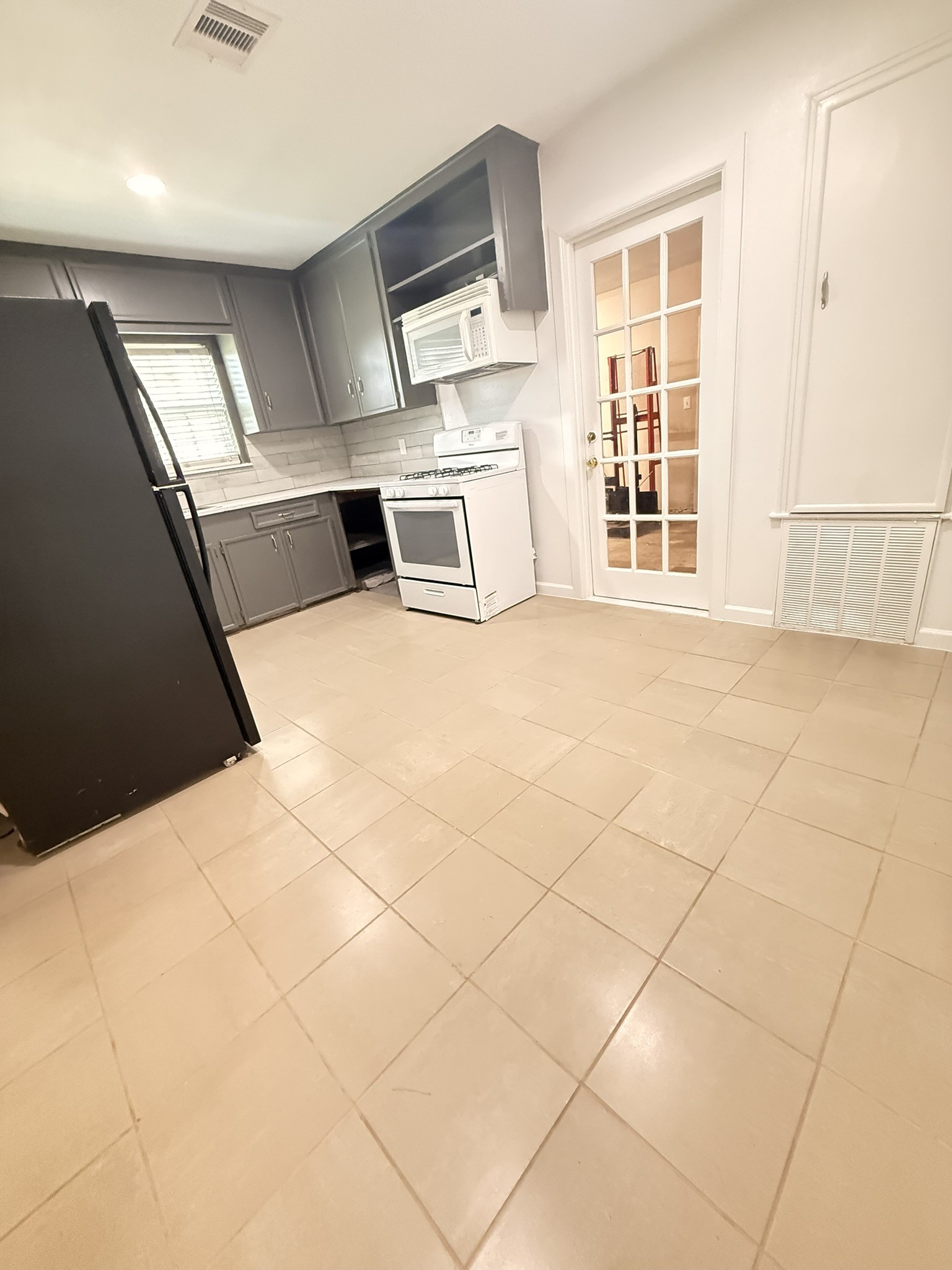 12905 Orleans Street Property Photo 6