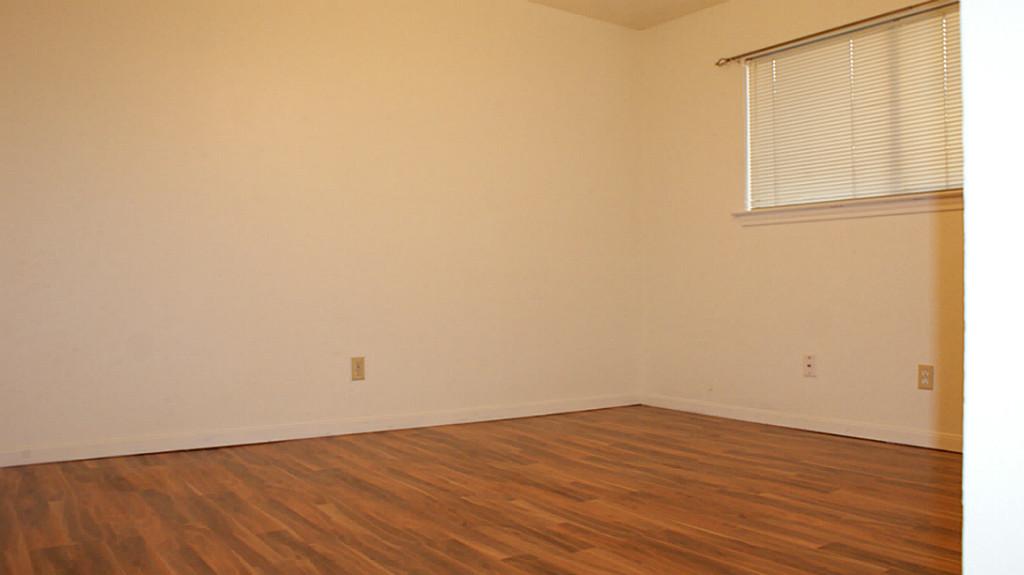 15414 Woodhorn Drive Property Photo 13