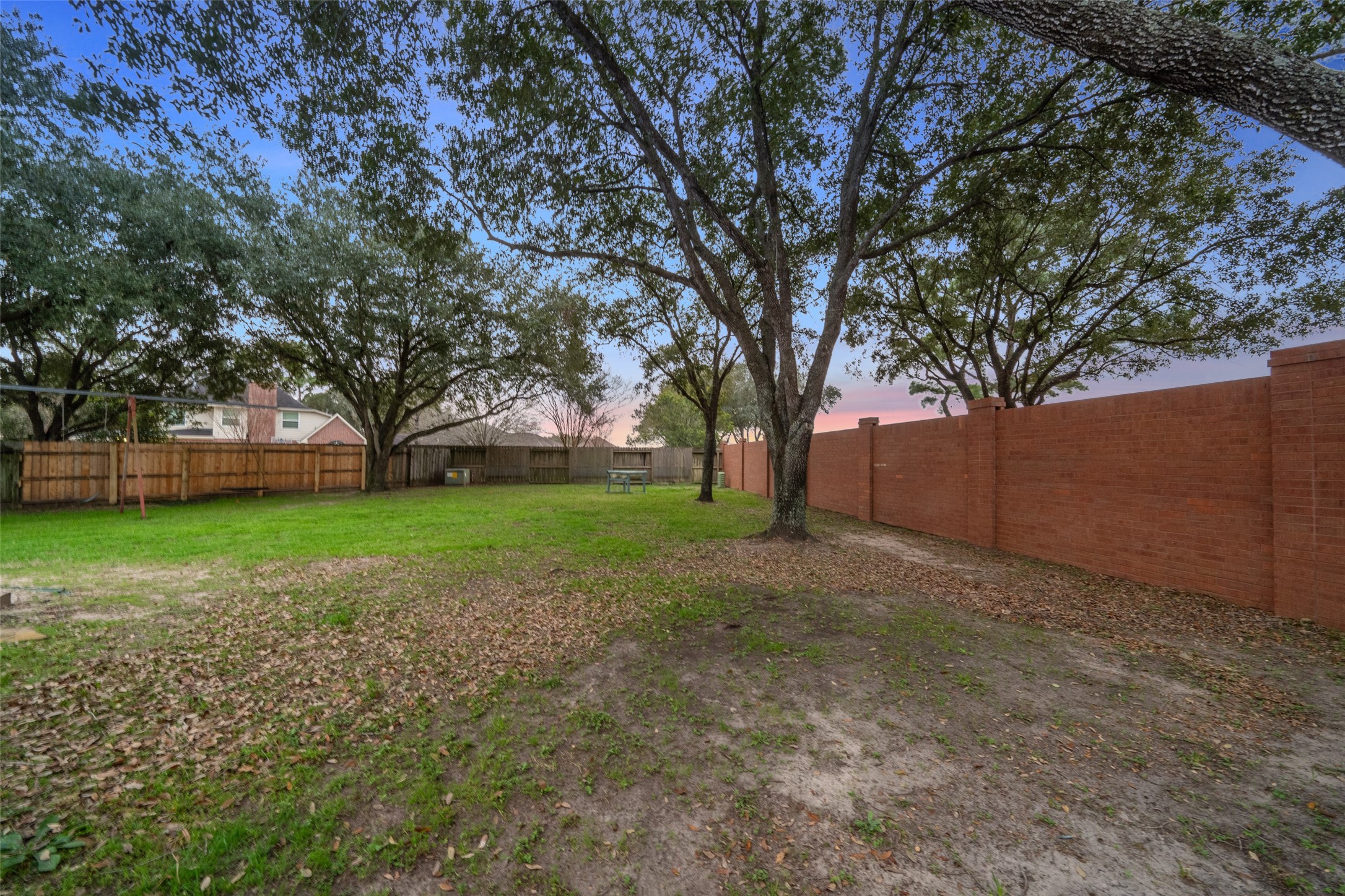 1602 Crescent Point Drive Property Photo 37