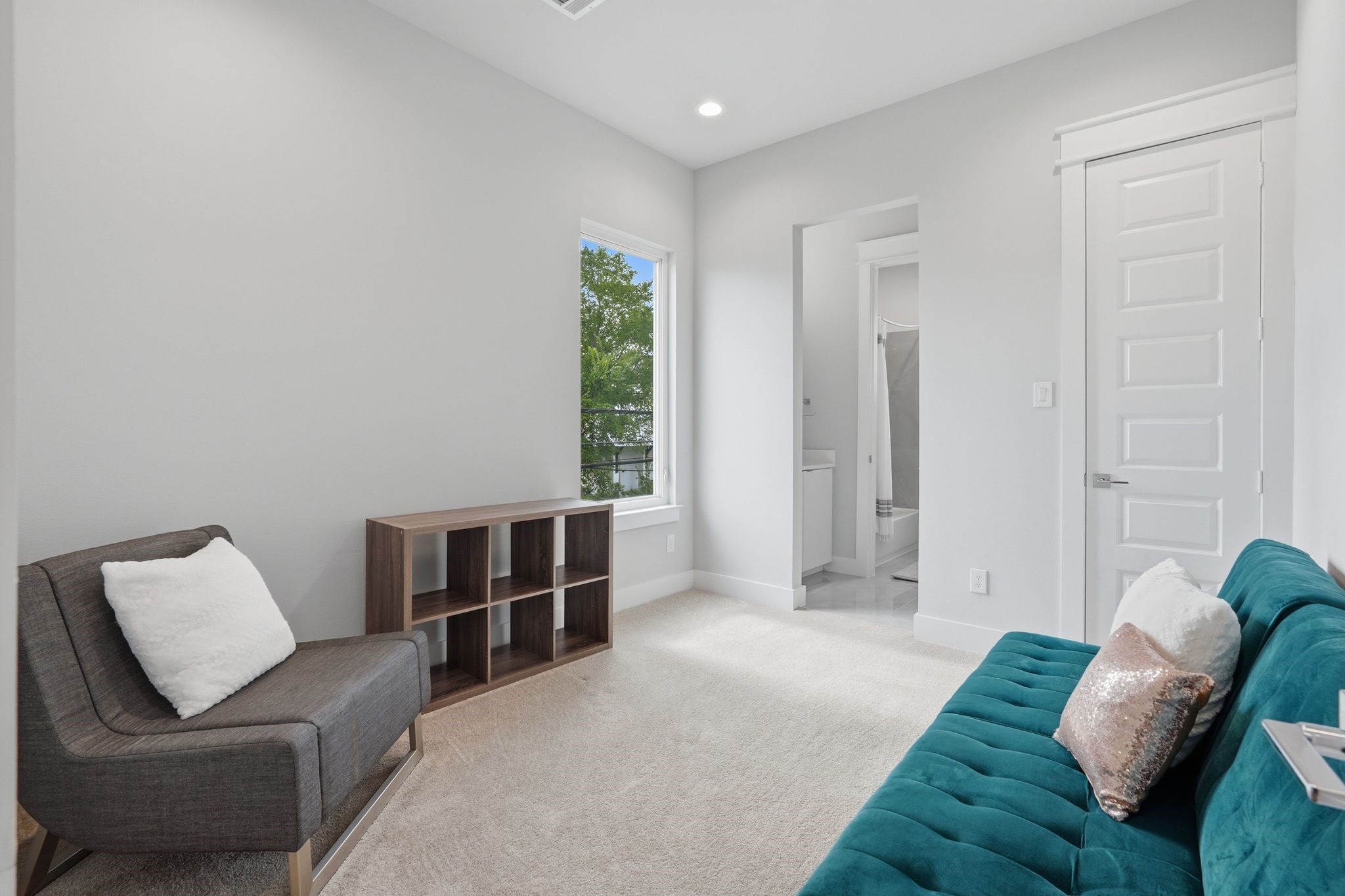 2527 Hollister Street Property Photo 15