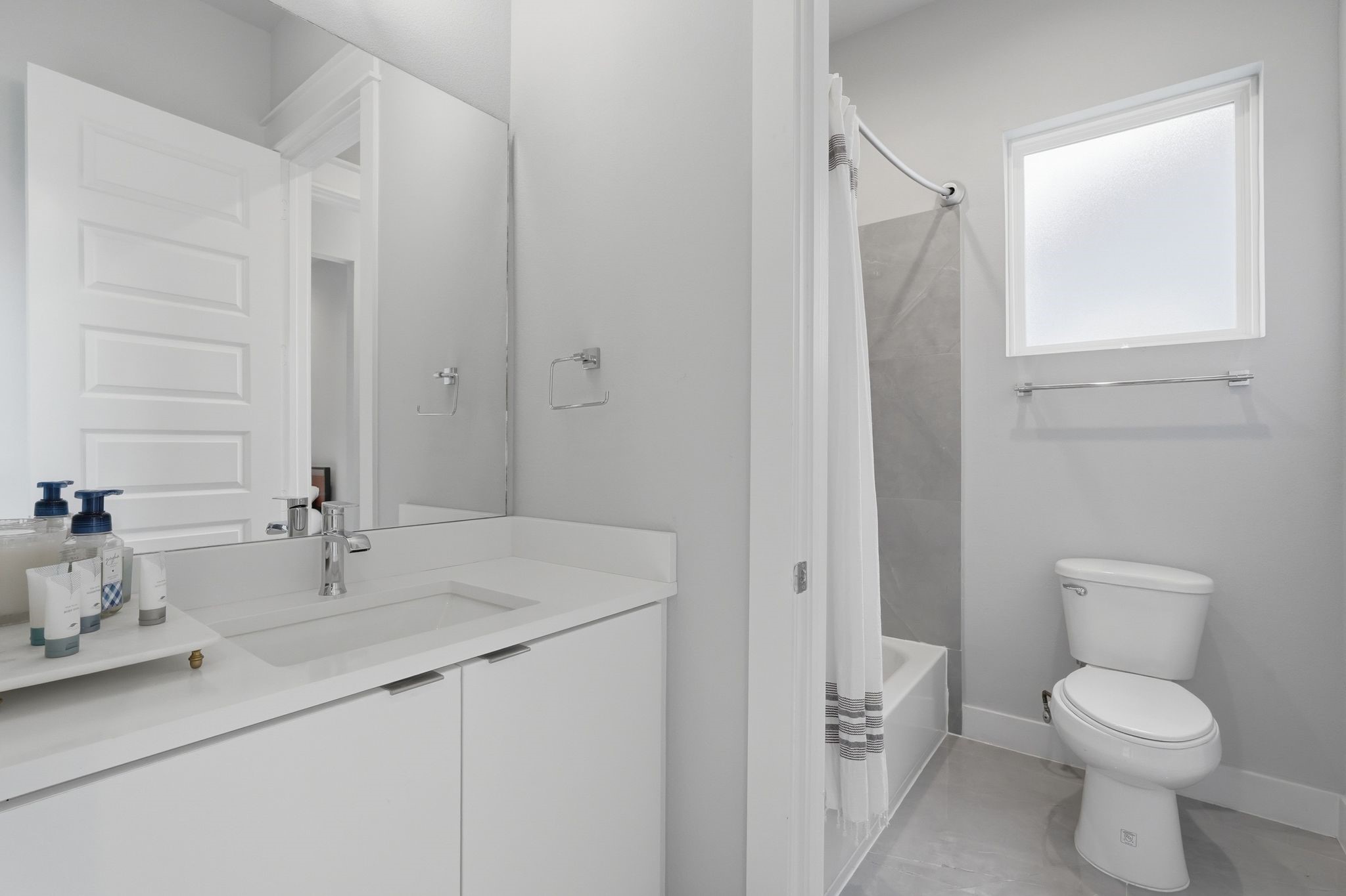 2527 Hollister Street Property Photo 17
